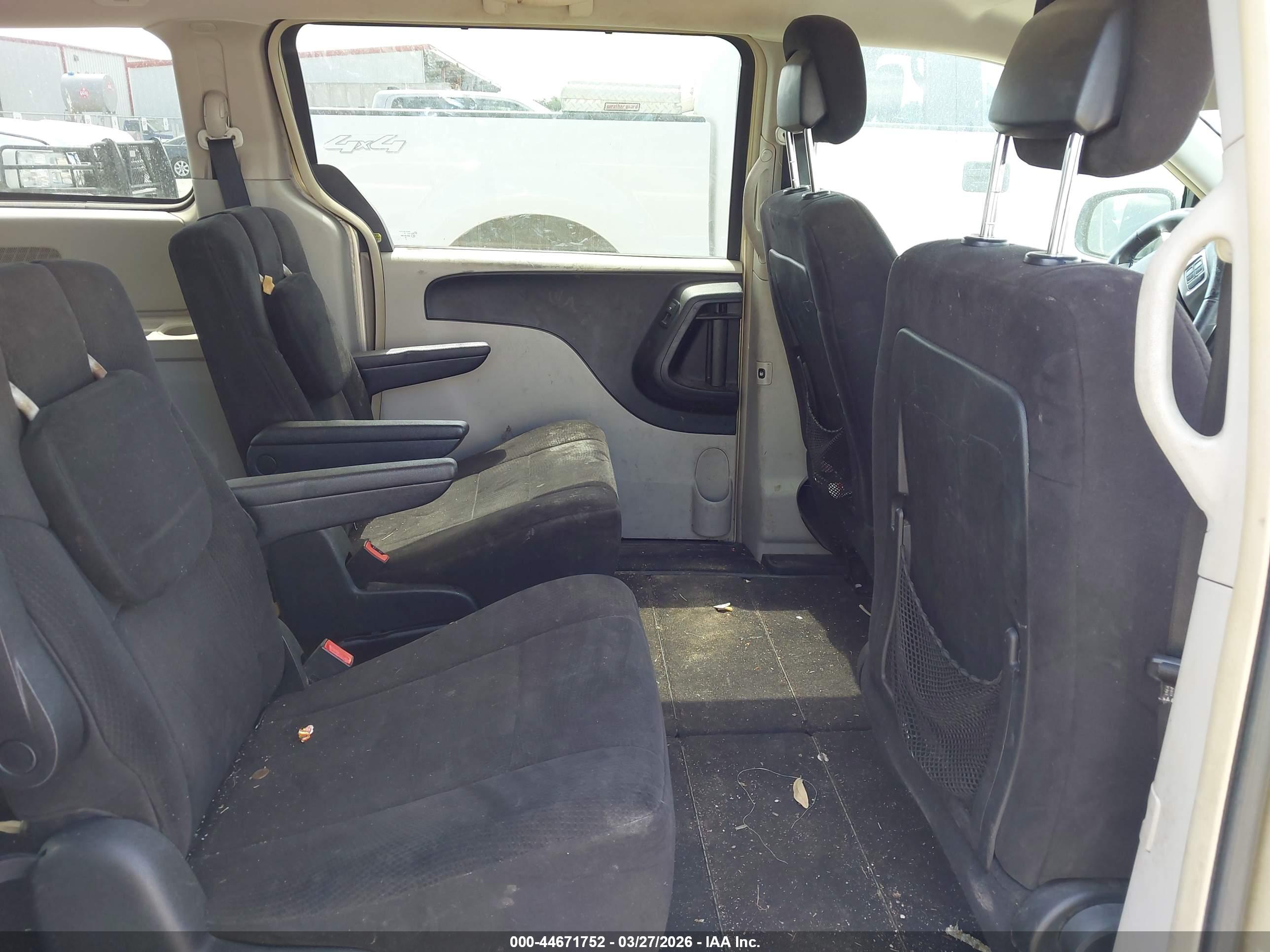 CHRYSLER TOWN image 8