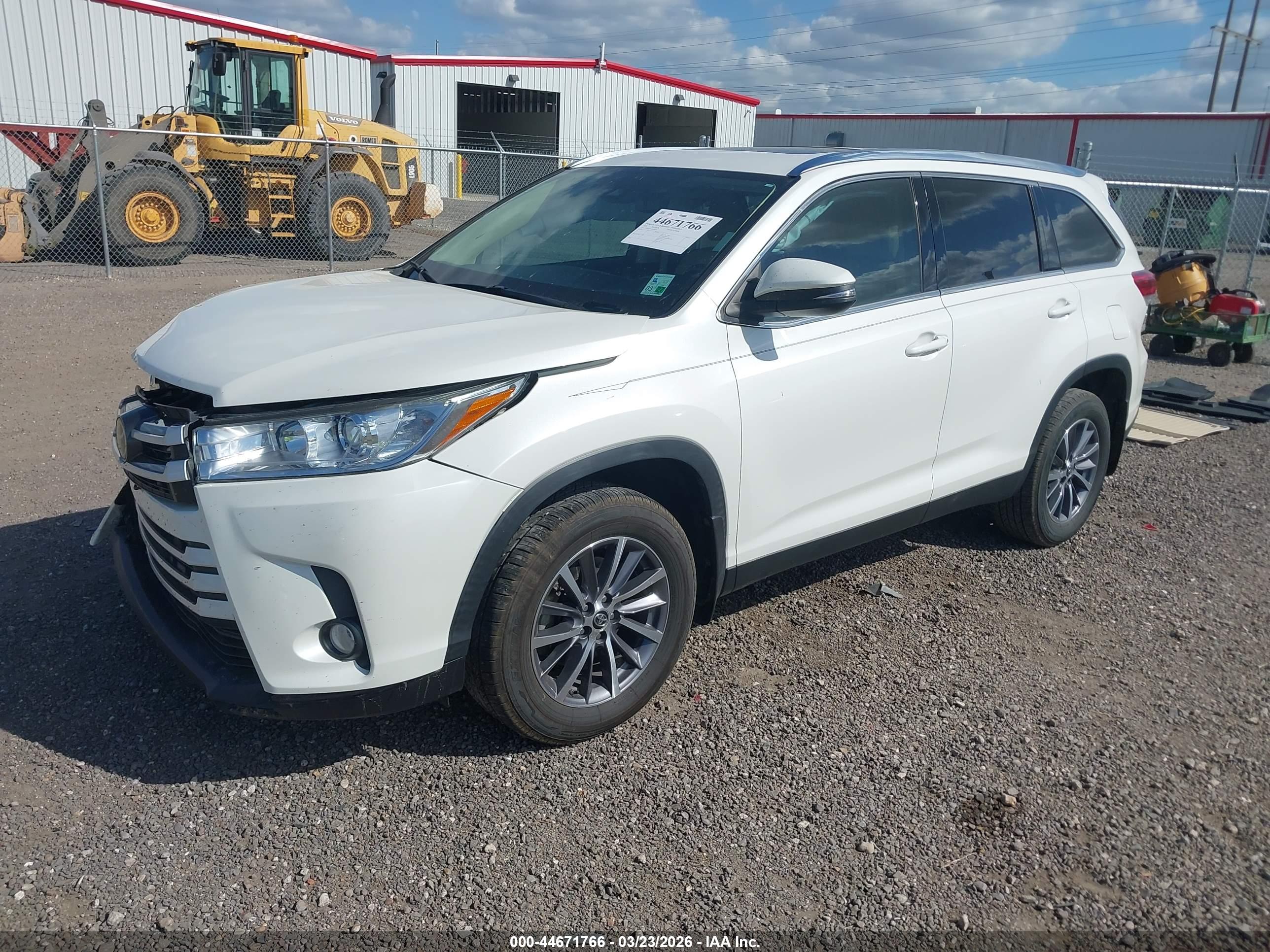 TOYOTA HIGHLANDER image 2
