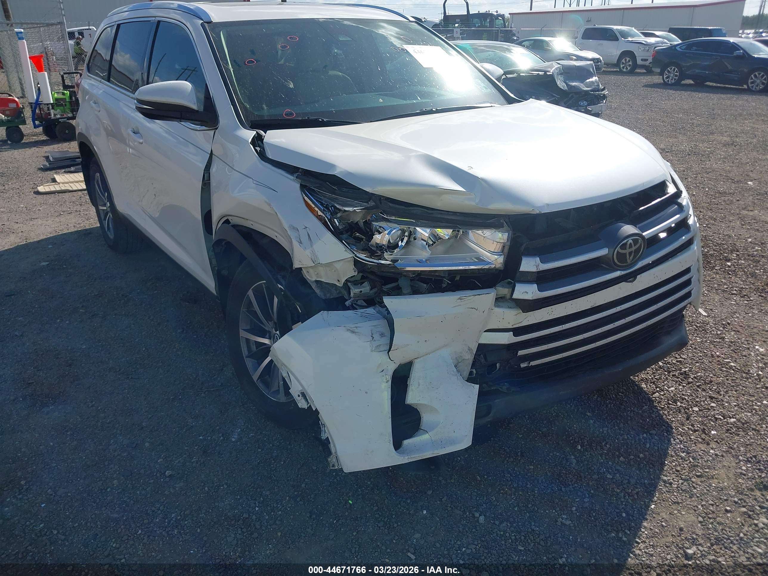 TOYOTA HIGHLANDER image 6