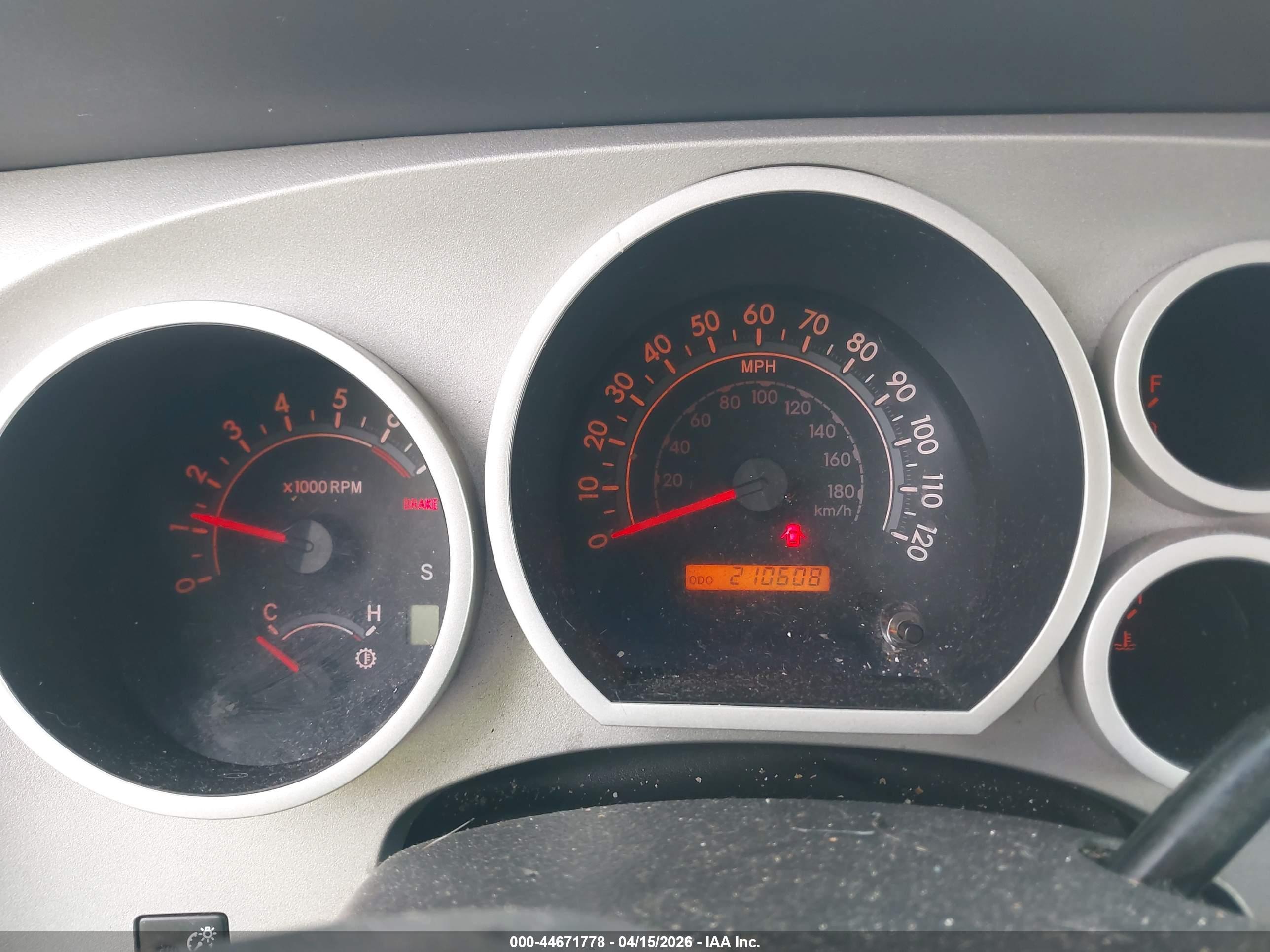 TOYOTA TUNDRA image 7