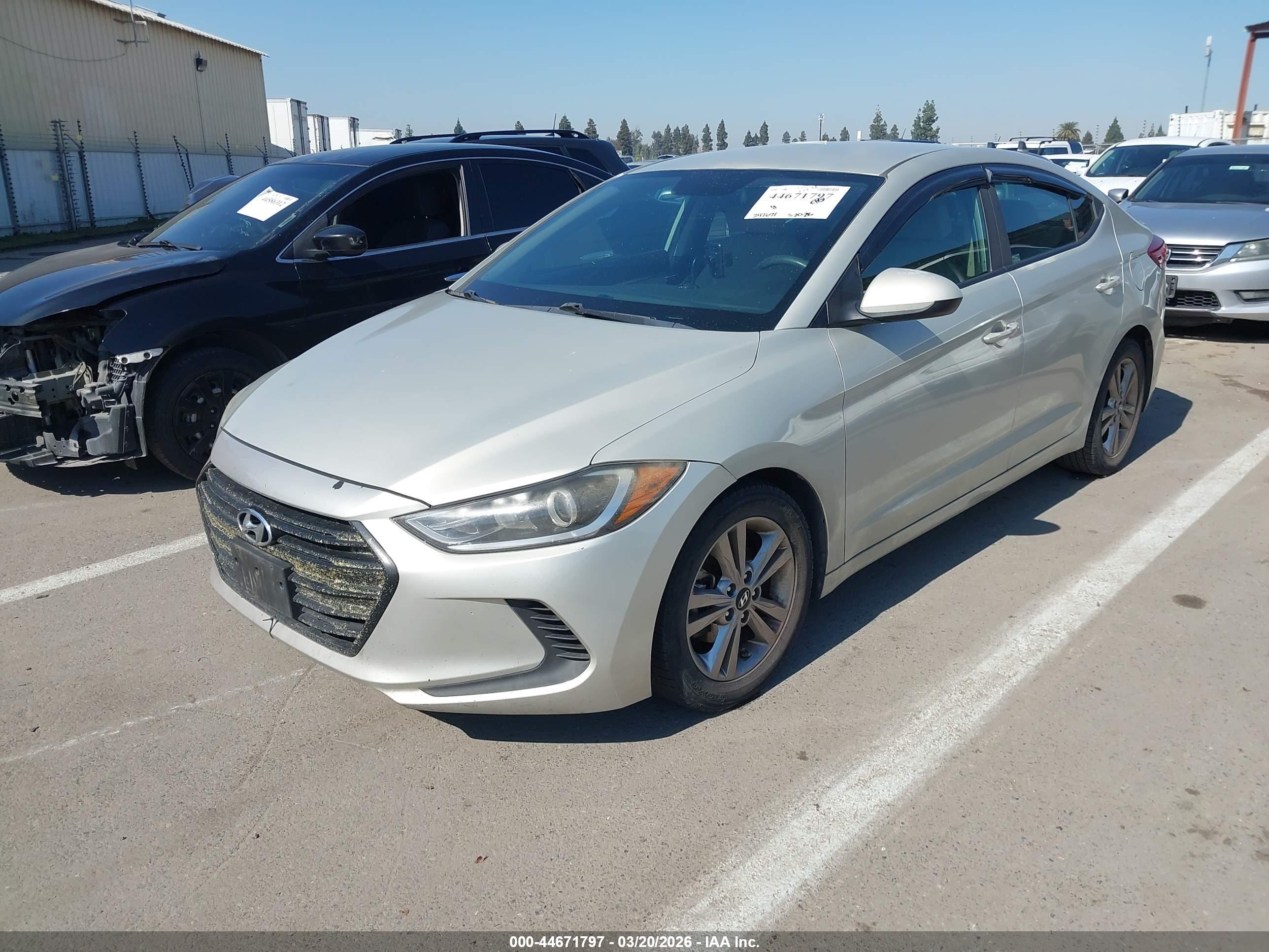 HYUNDAI ELANTRA image 2
