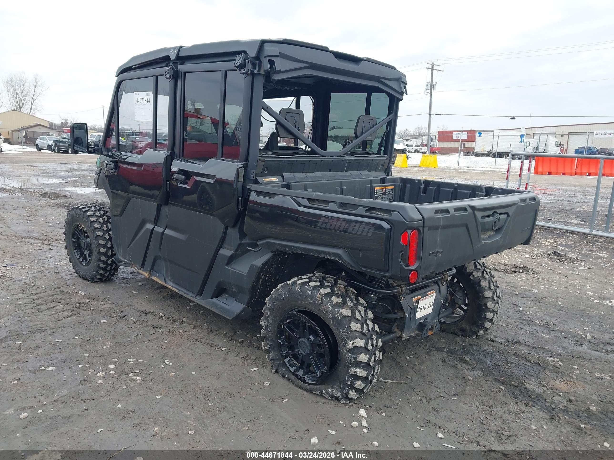 CAN-AM DEFENDER image 3