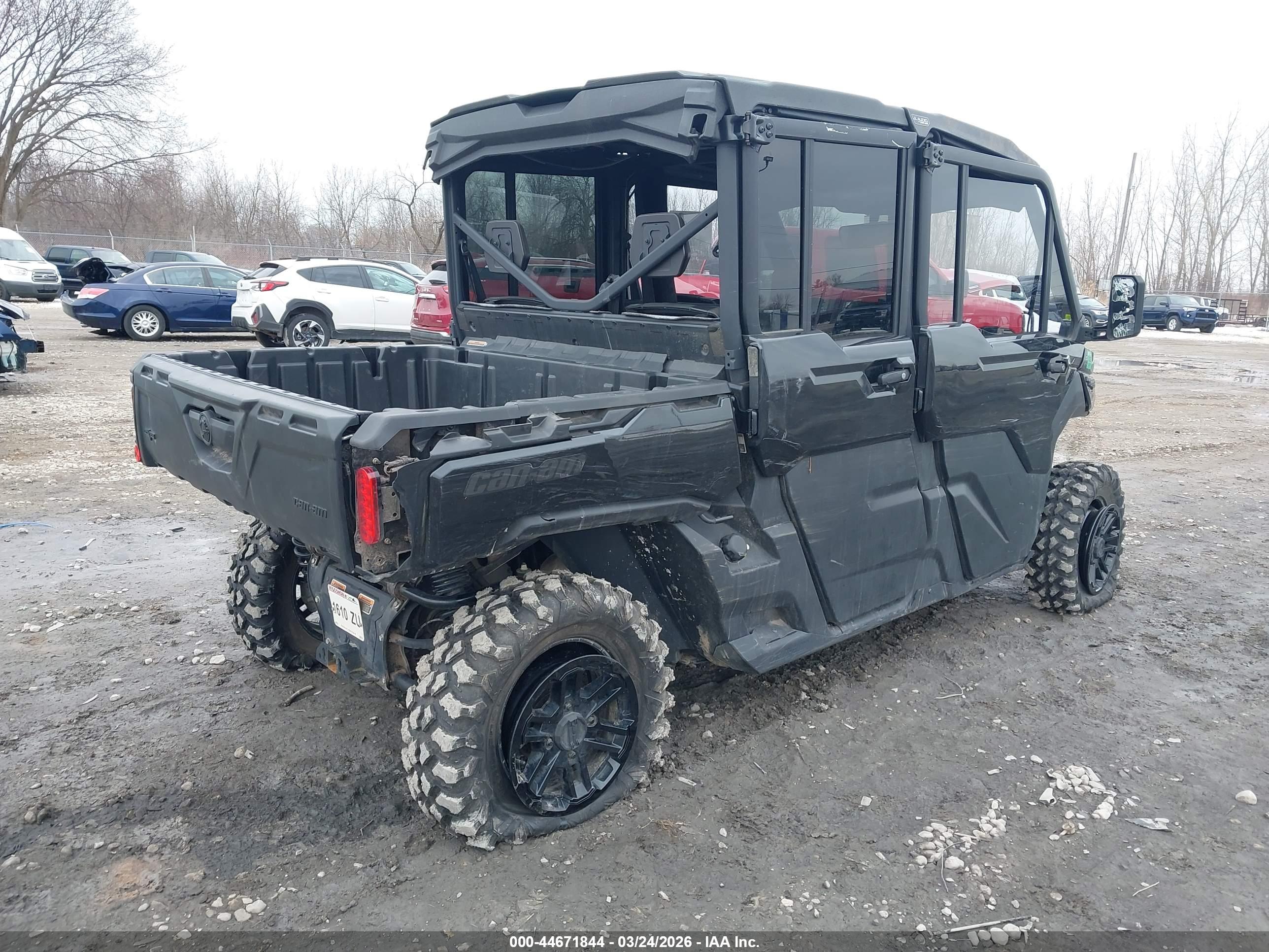 CAN-AM DEFENDER image 4