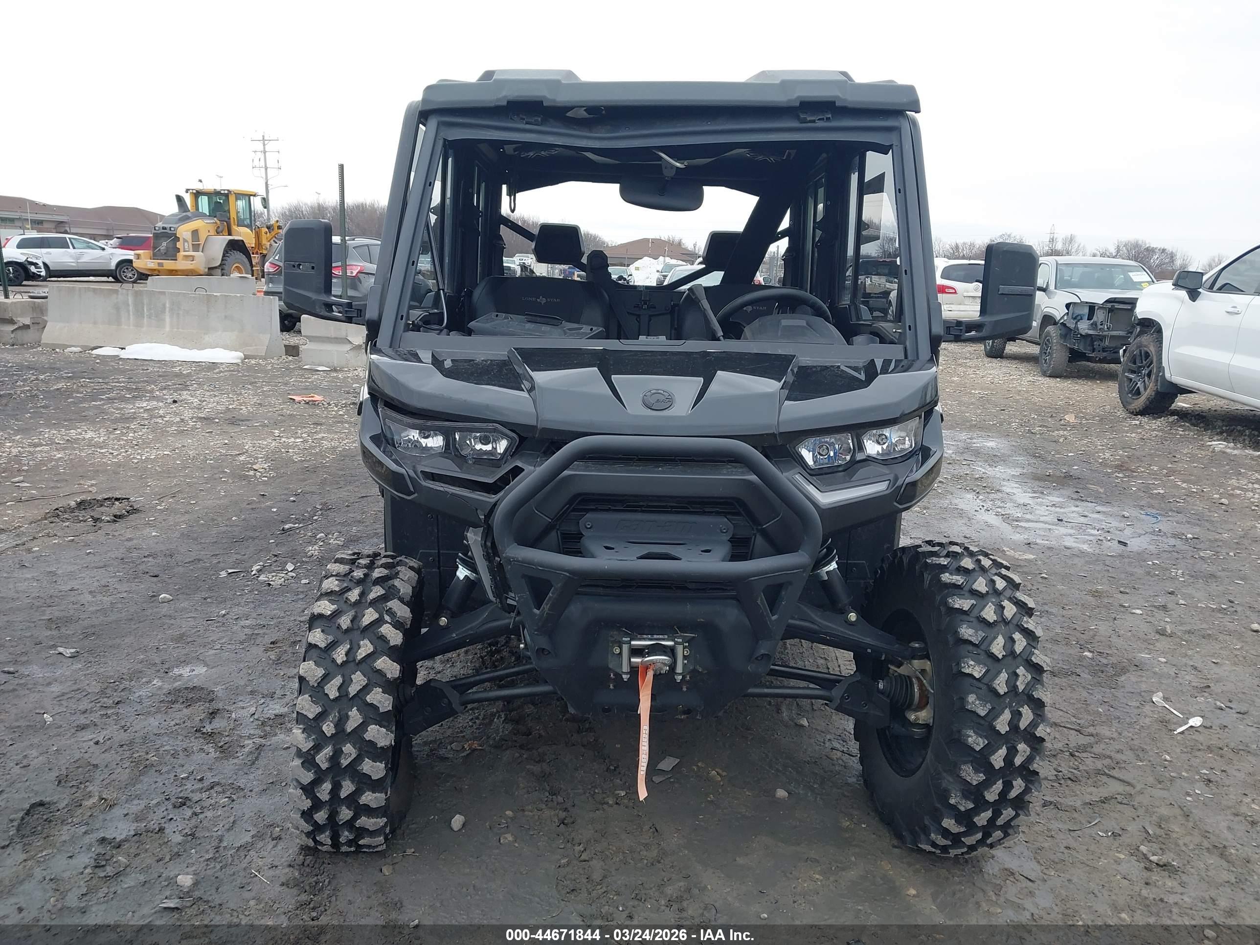 CAN-AM DEFENDER image 5