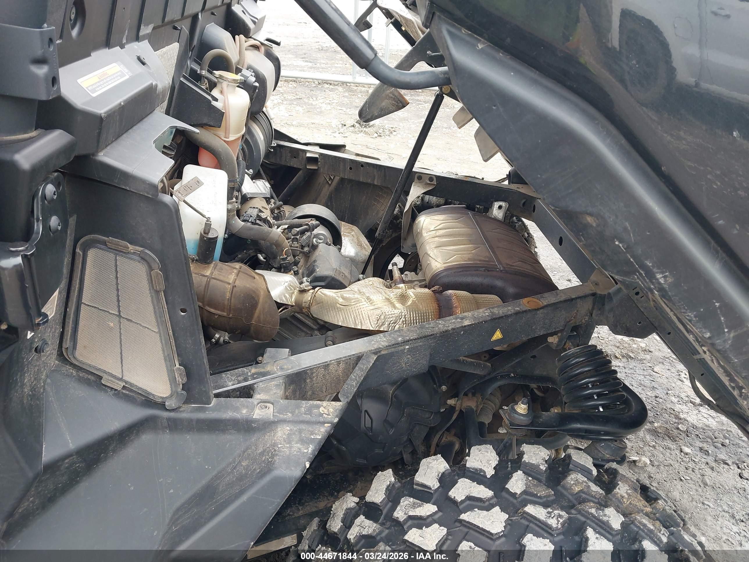 CAN-AM DEFENDER image 9