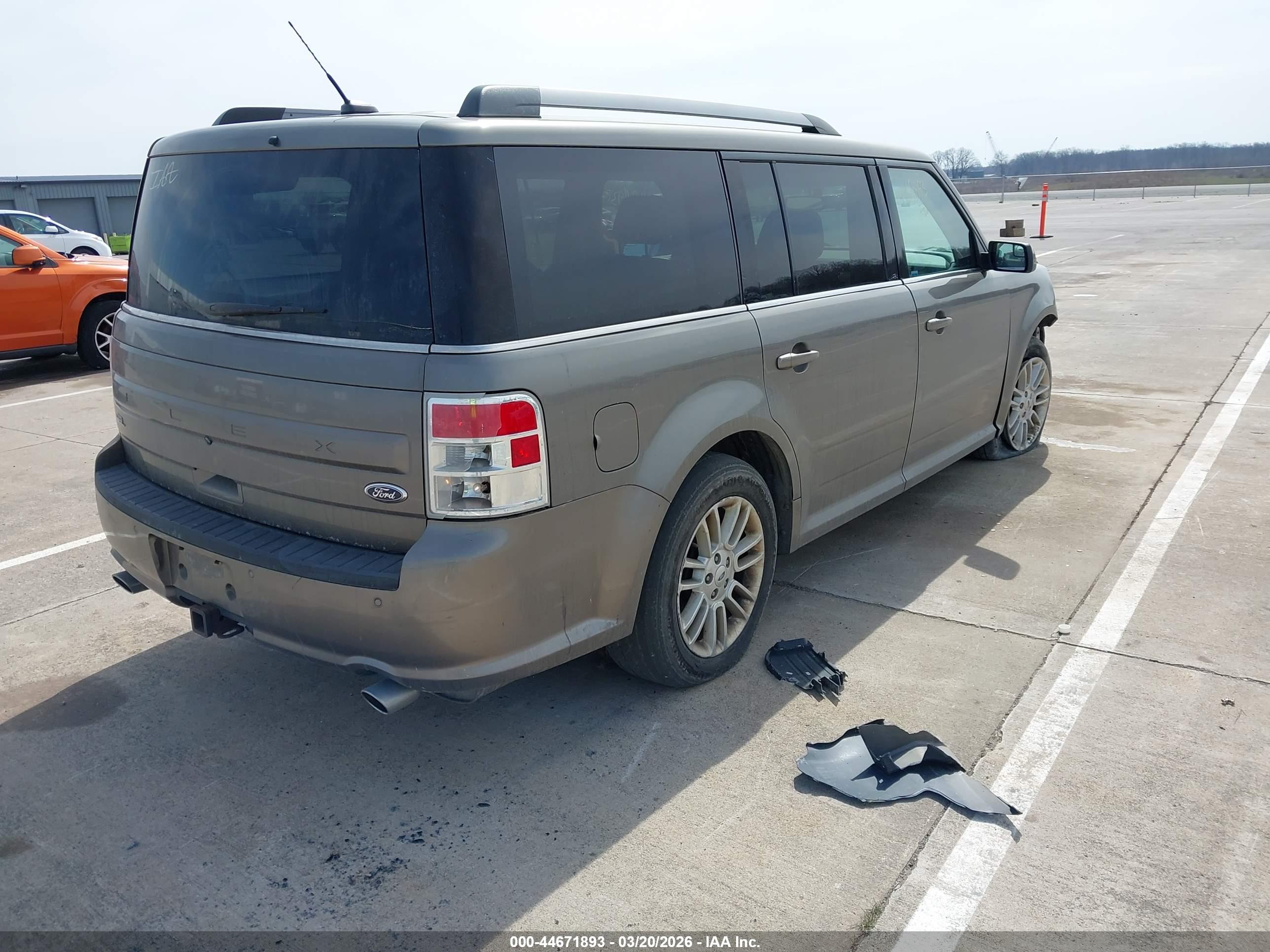 FORD FLEX image 4