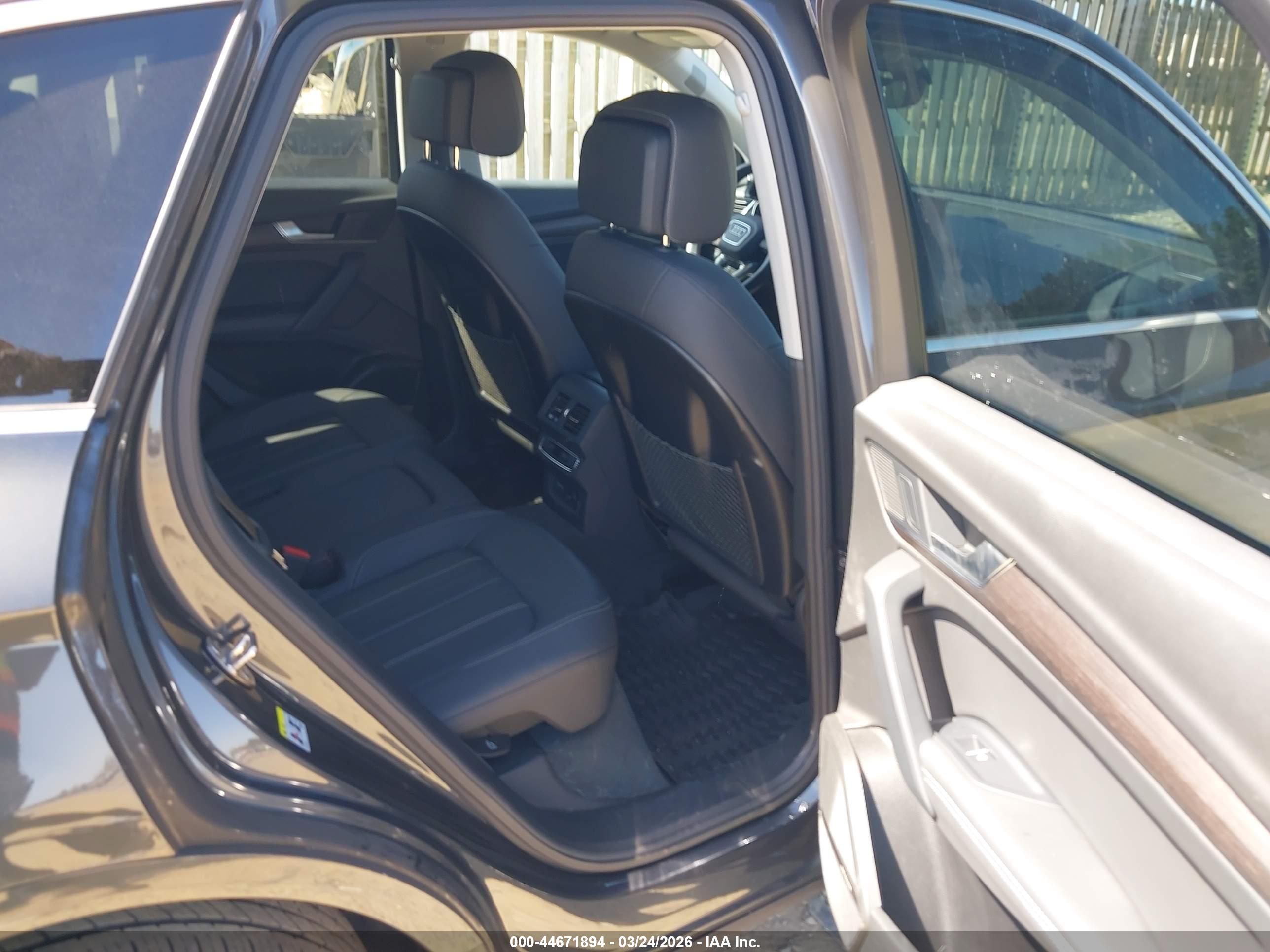AUDI Q5 image 8