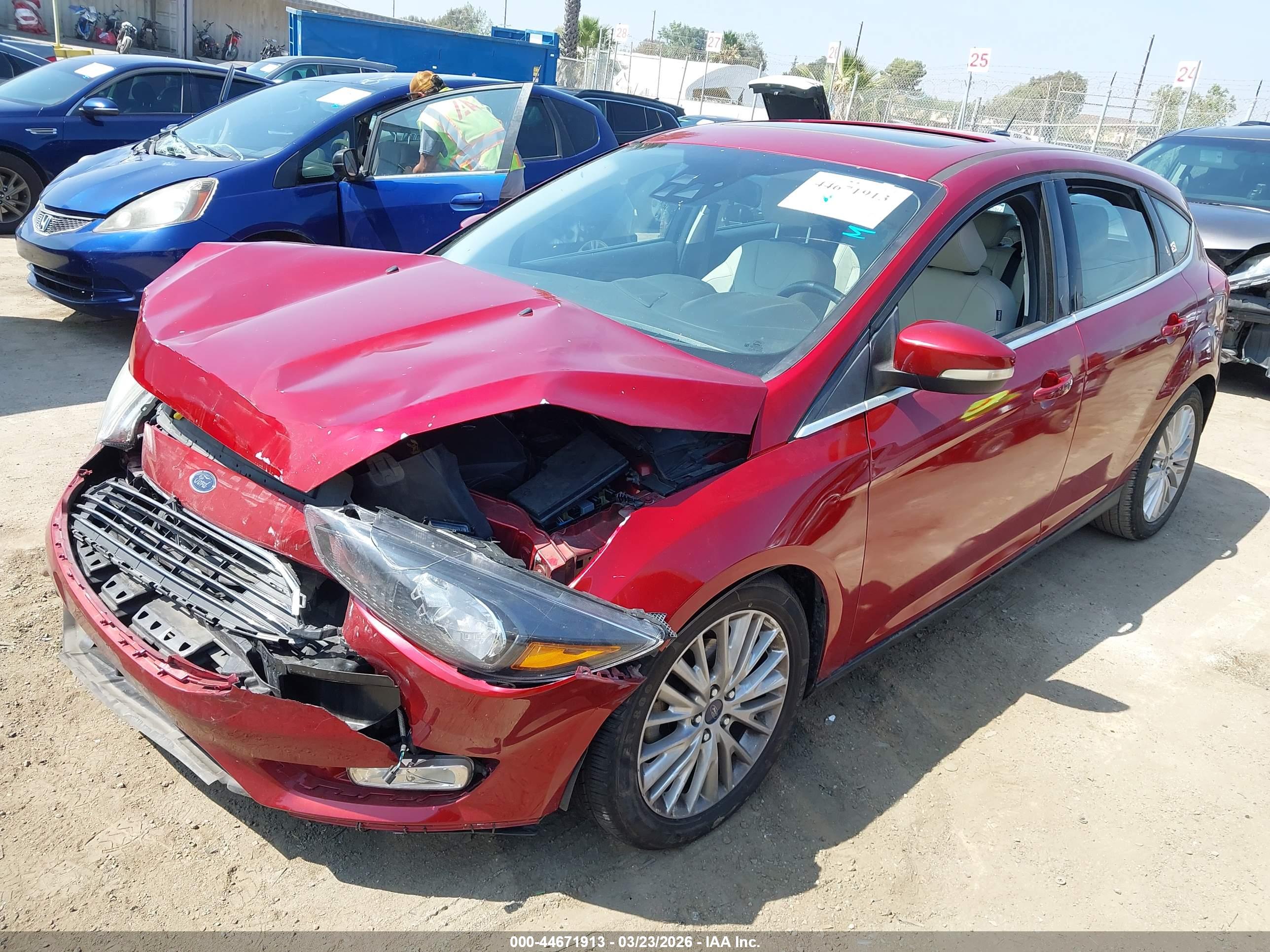 FORD FOCUS image 2