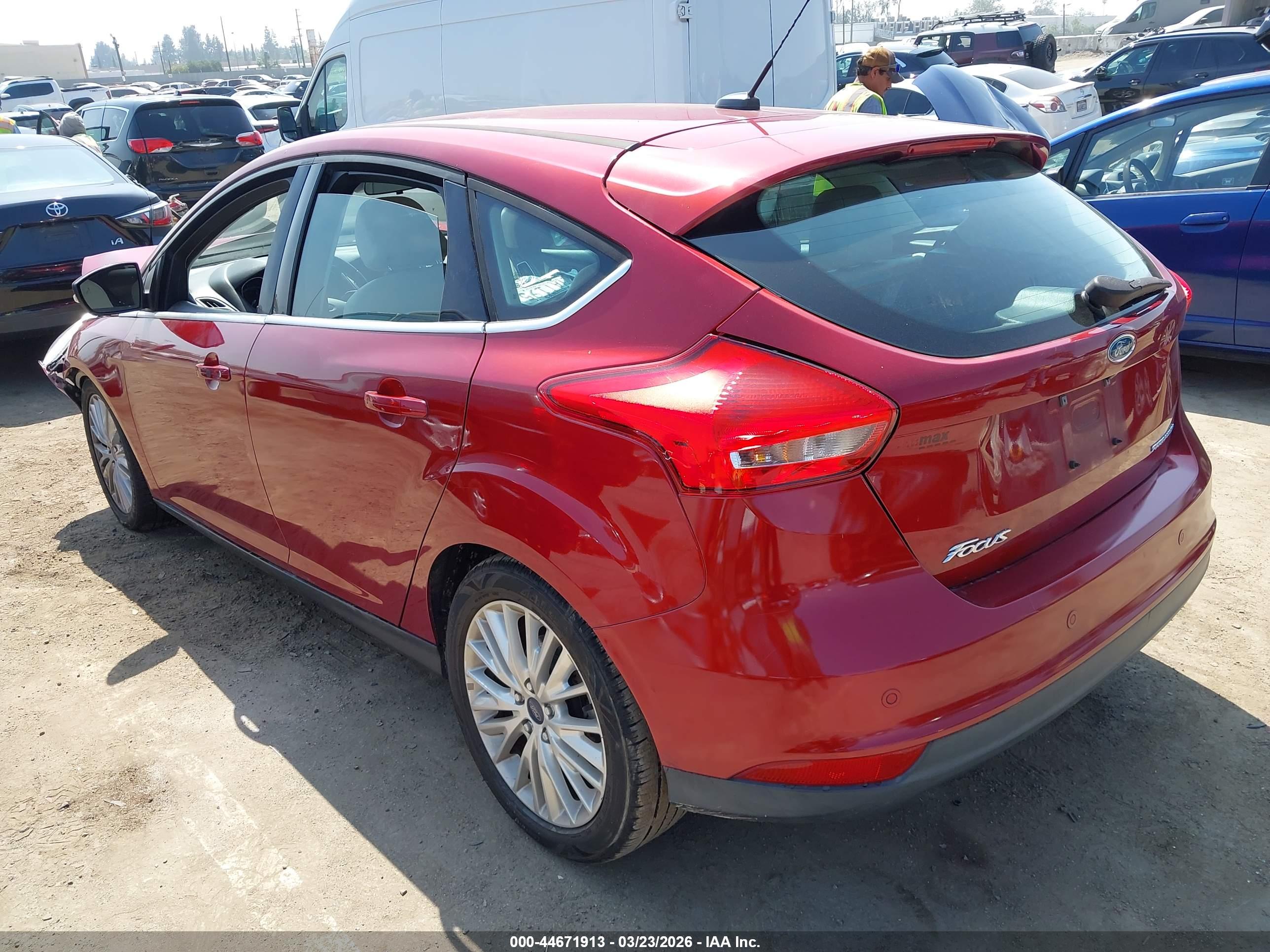 FORD FOCUS image 3