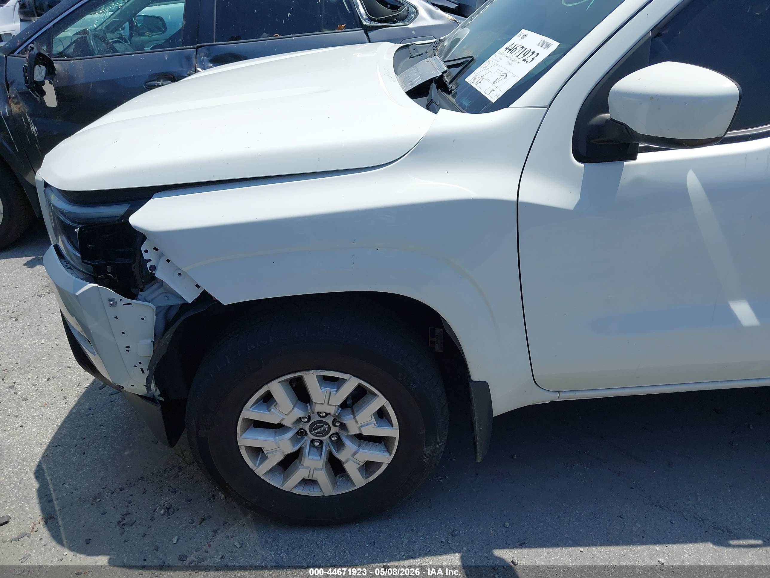NISSAN FRONTIER image 2