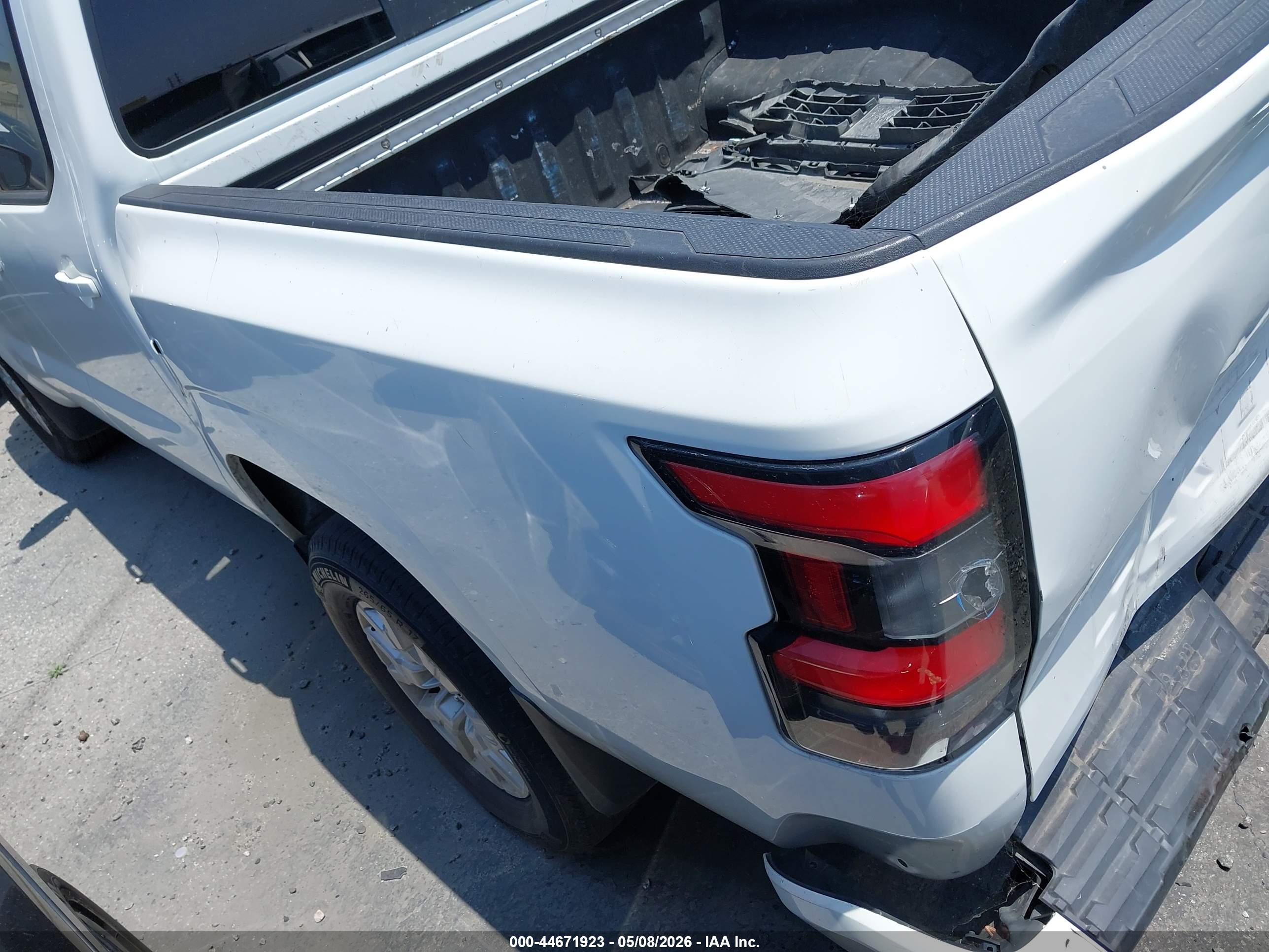 NISSAN FRONTIER image 3
