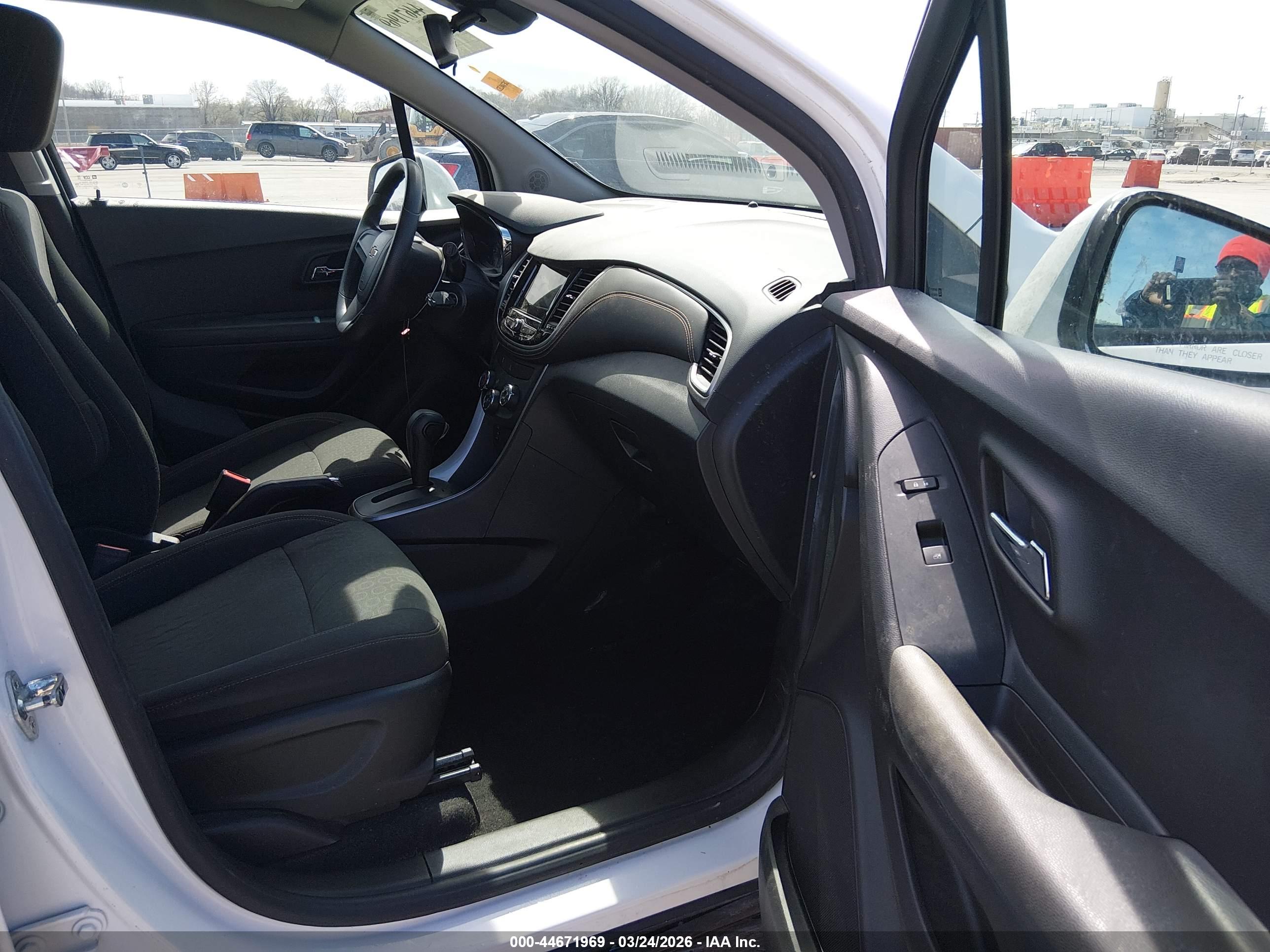 CHEVROLET TRAX image 5