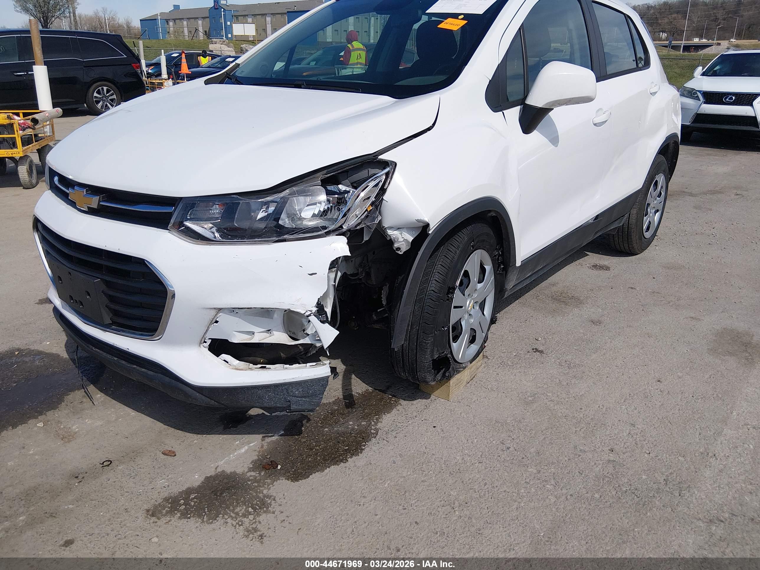 CHEVROLET TRAX image 6