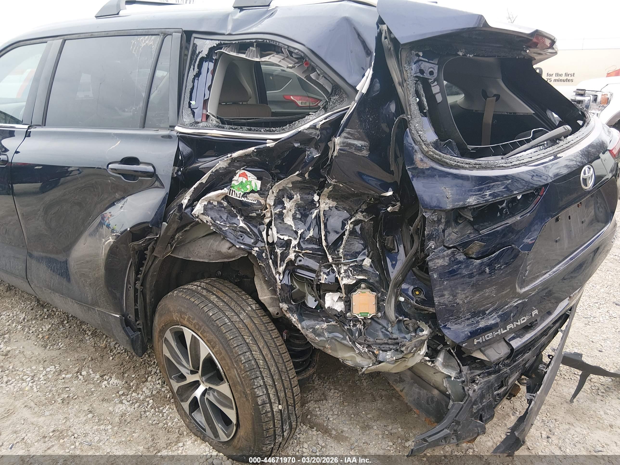 TOYOTA HIGHLANDER image 6