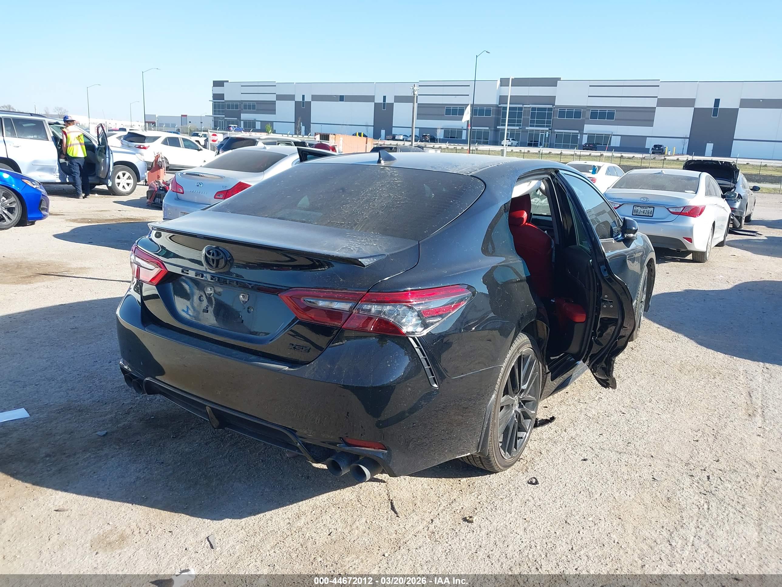 TOYOTA CAMRY image 4