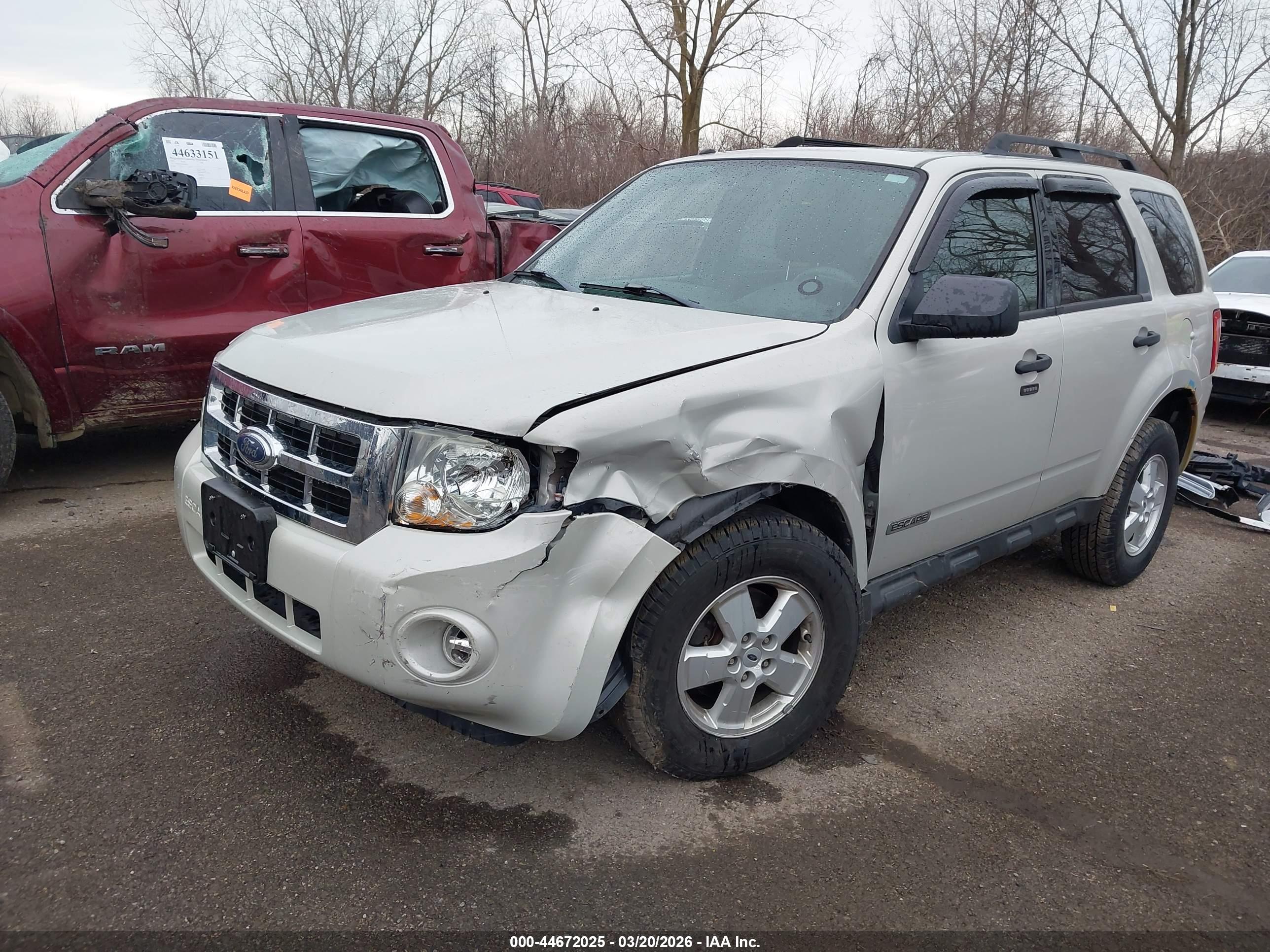 FORD ESCAPE image 2