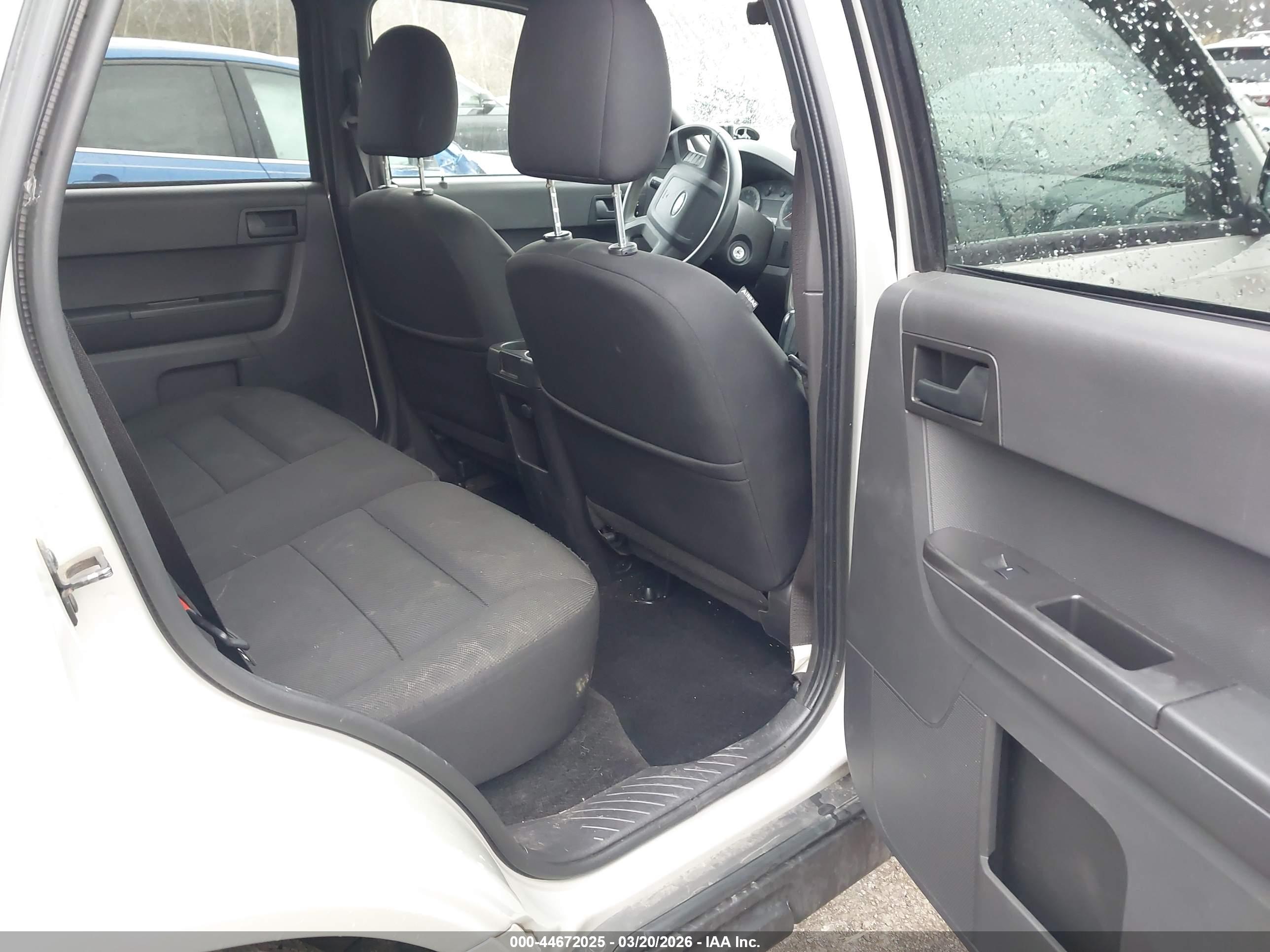FORD ESCAPE image 8