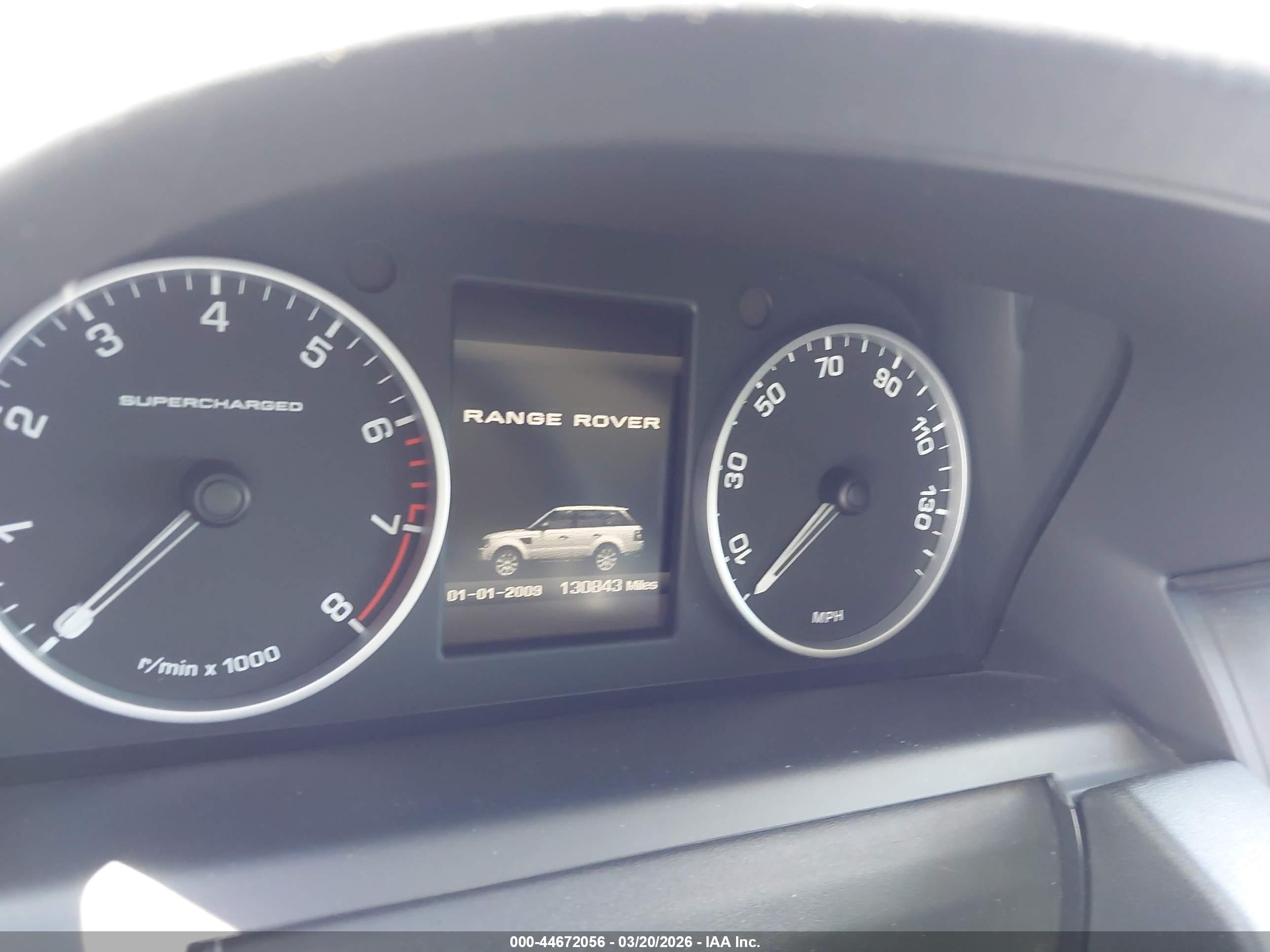 LAND ROVER image 7
