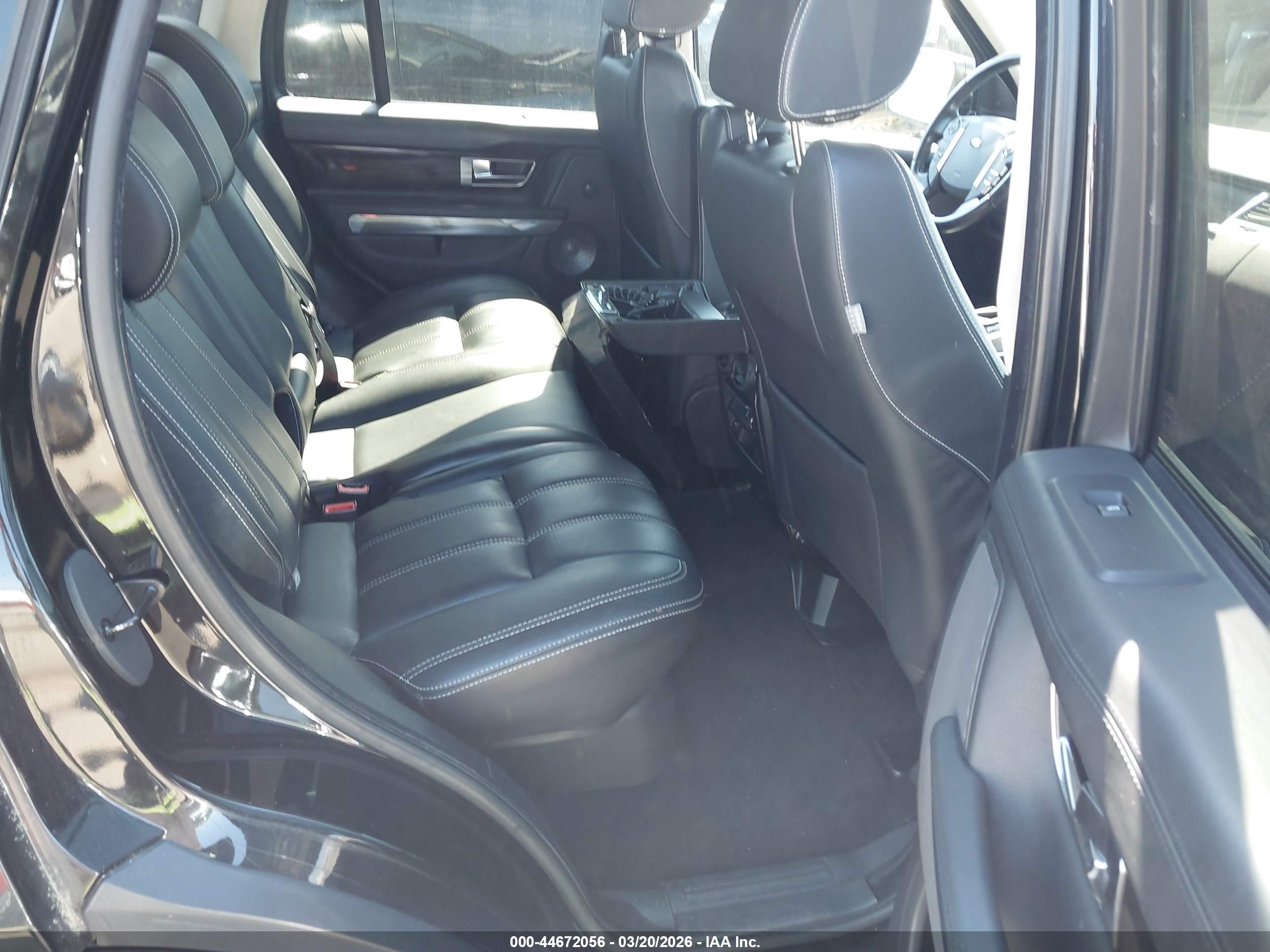 LAND ROVER image 8