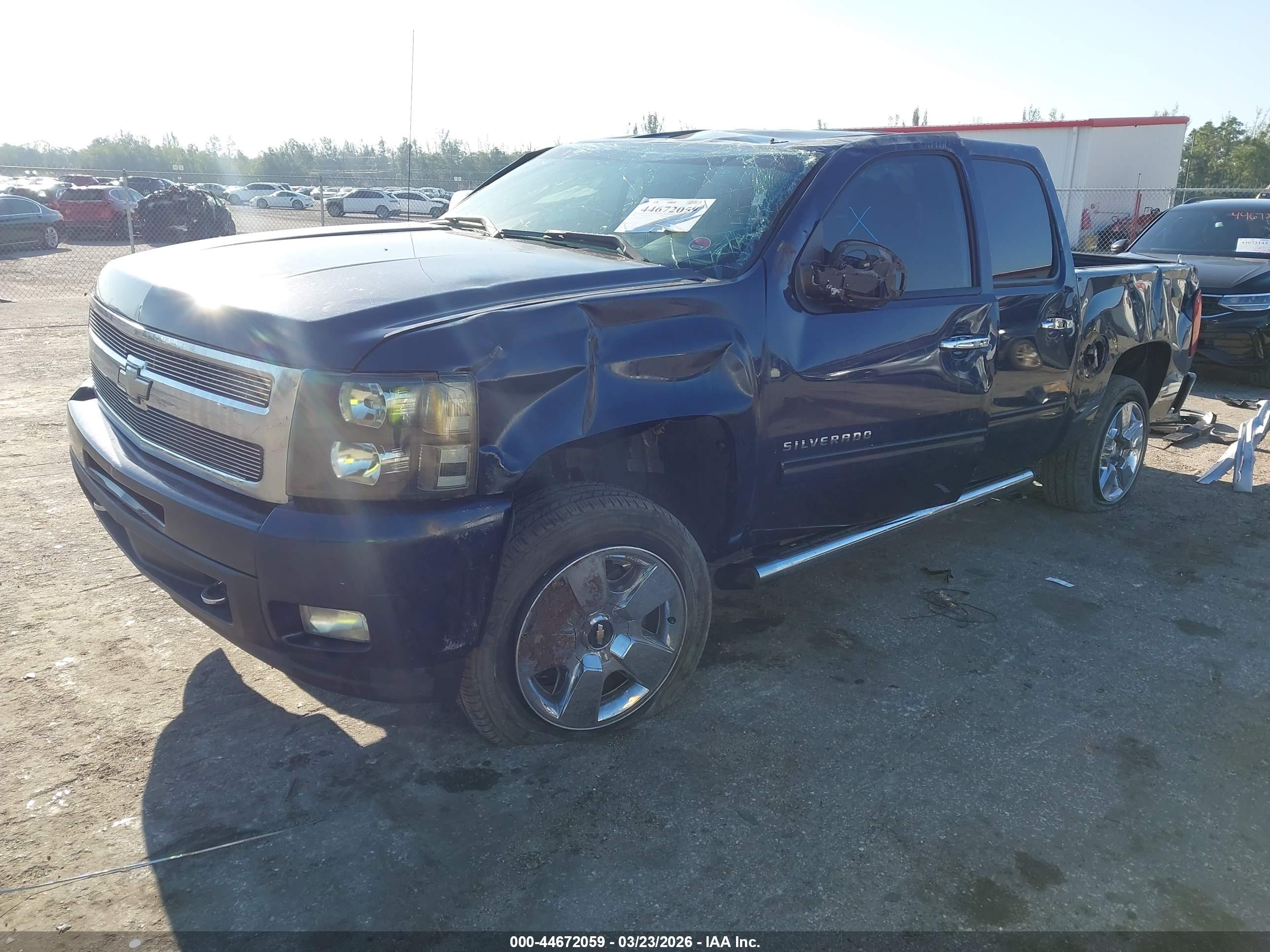 CHEVROLET SILVERADO image 2