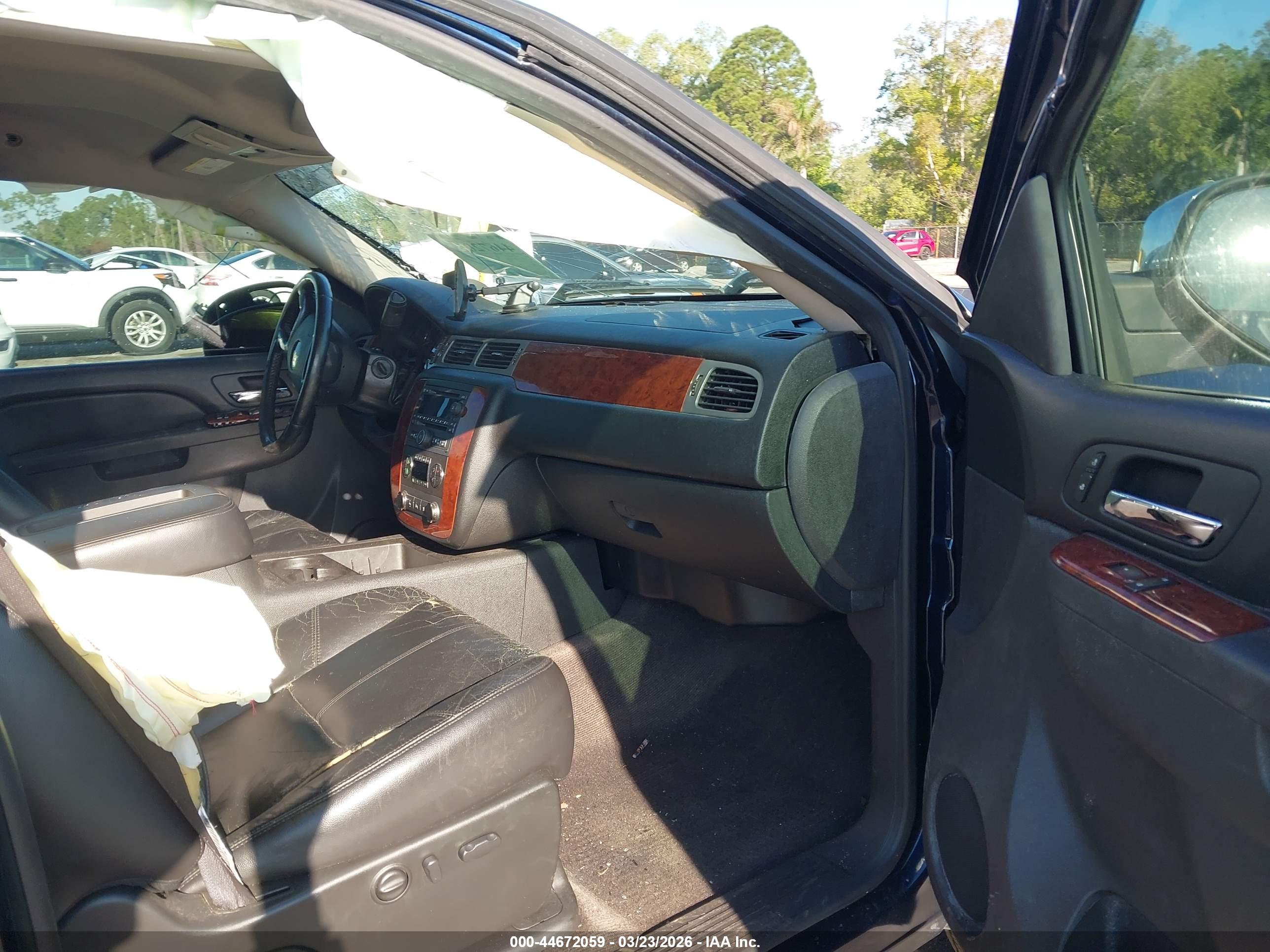 CHEVROLET SILVERADO image 5