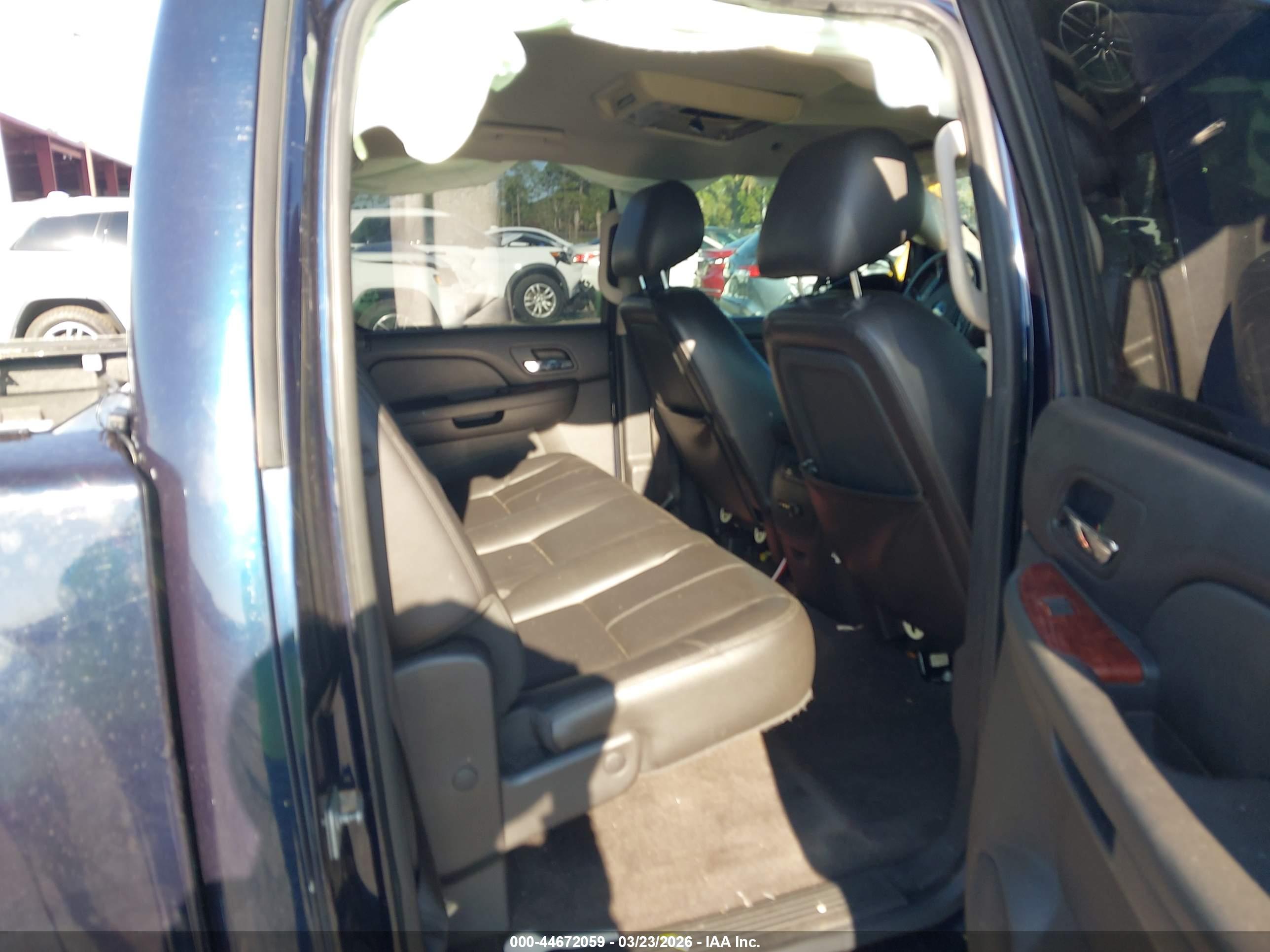 CHEVROLET SILVERADO image 8