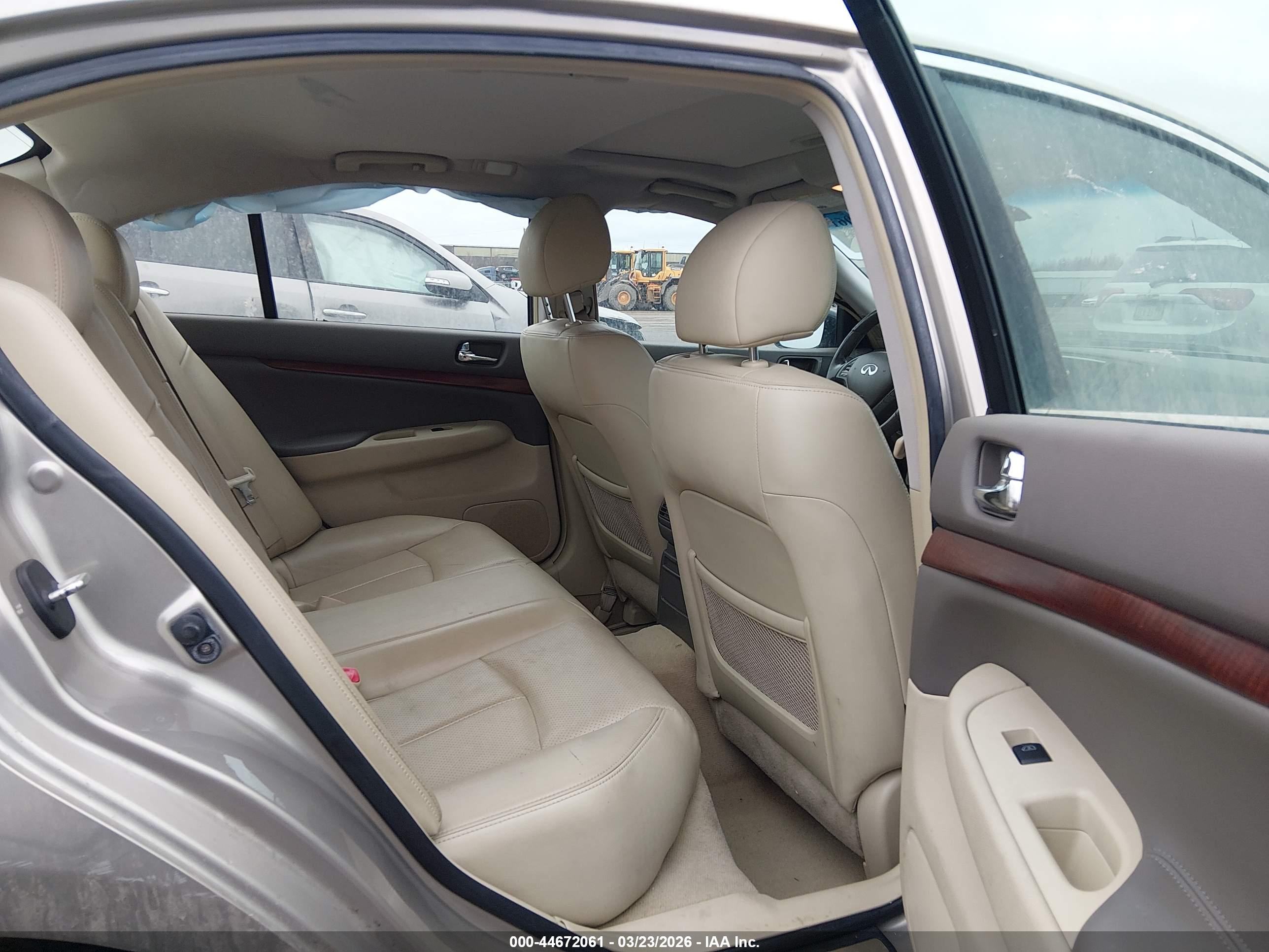 INFINITI G37X image 8