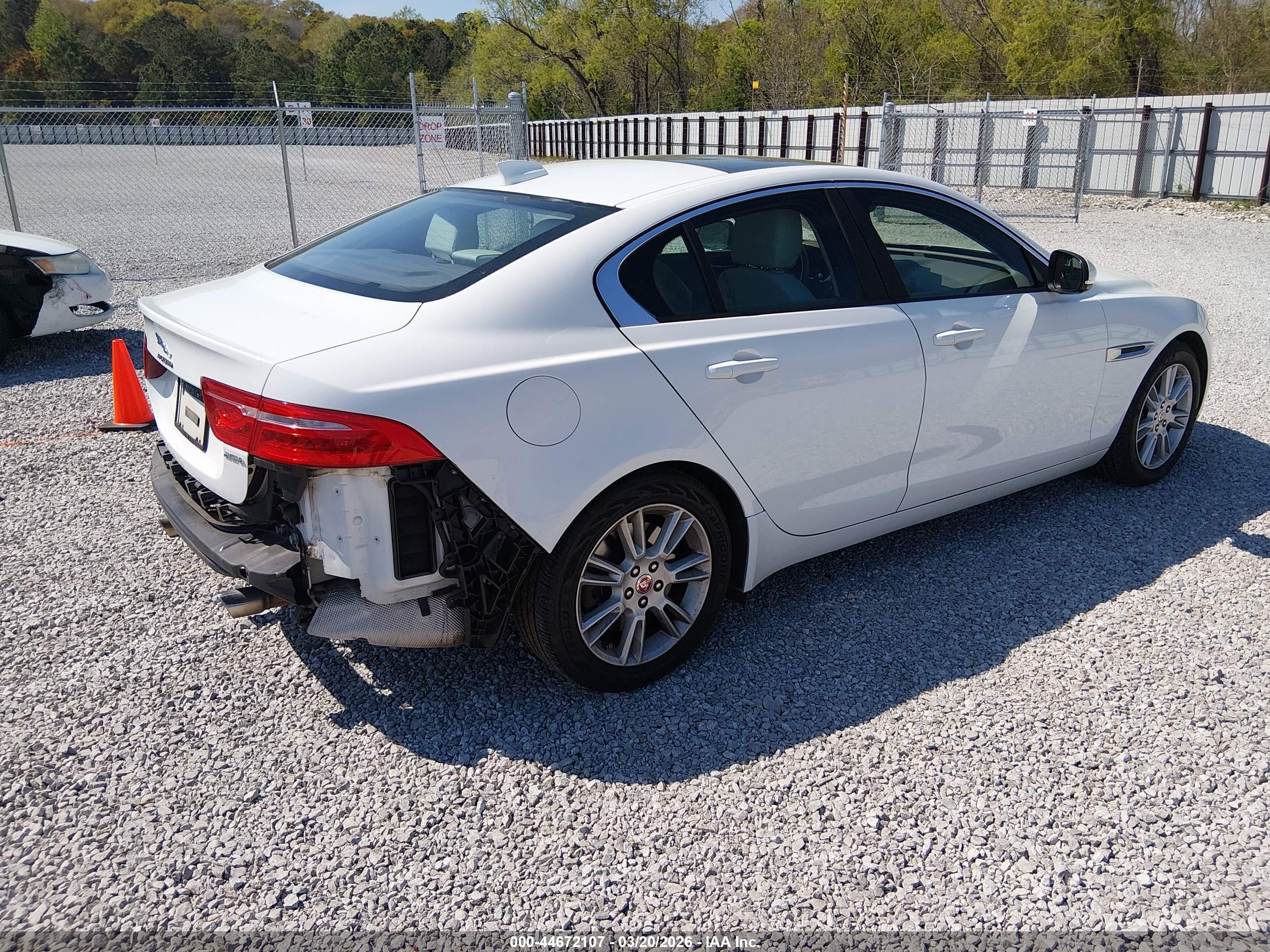 JAGUAR XE image 4