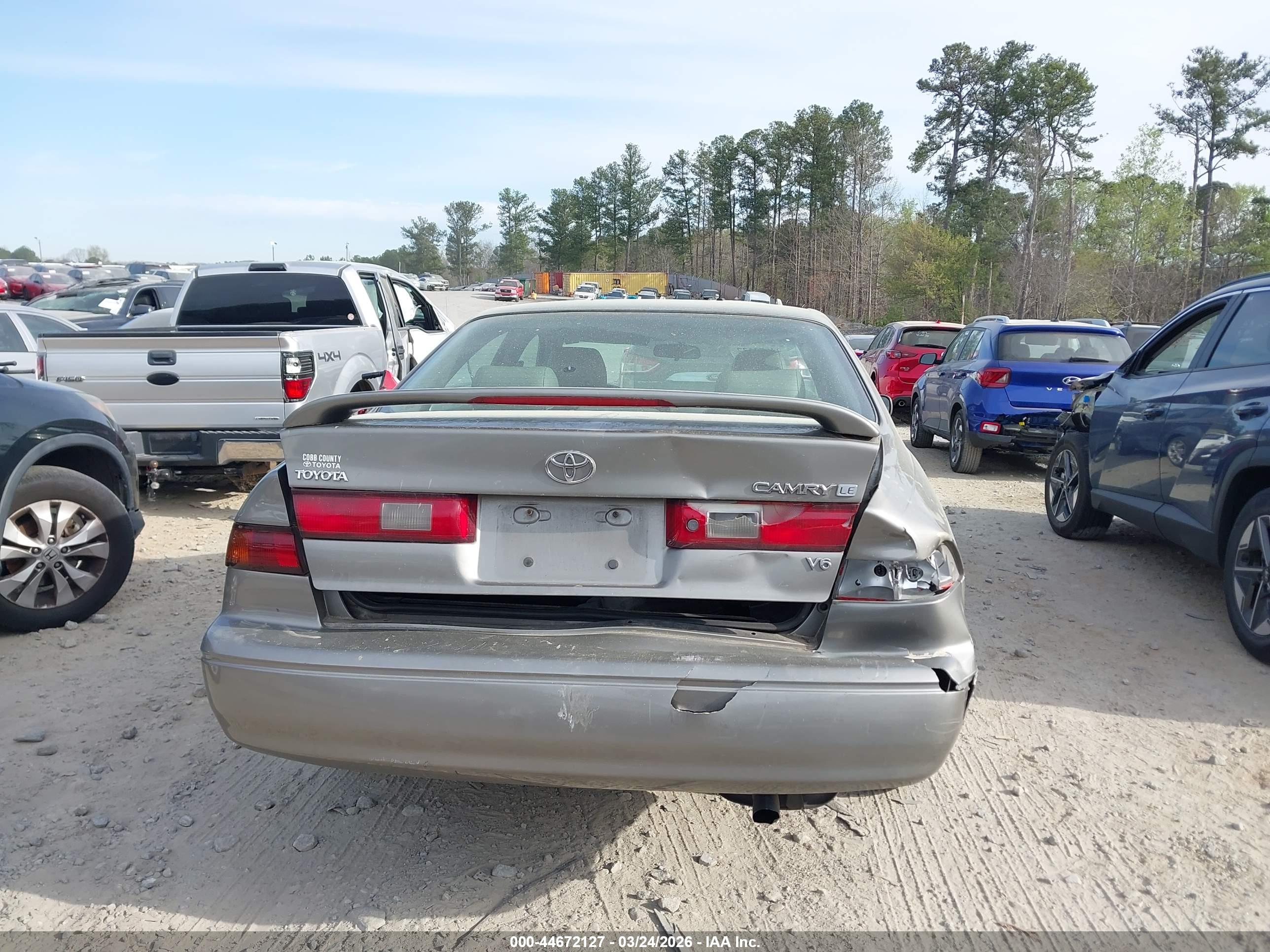 TOYOTA CAMRY image 6