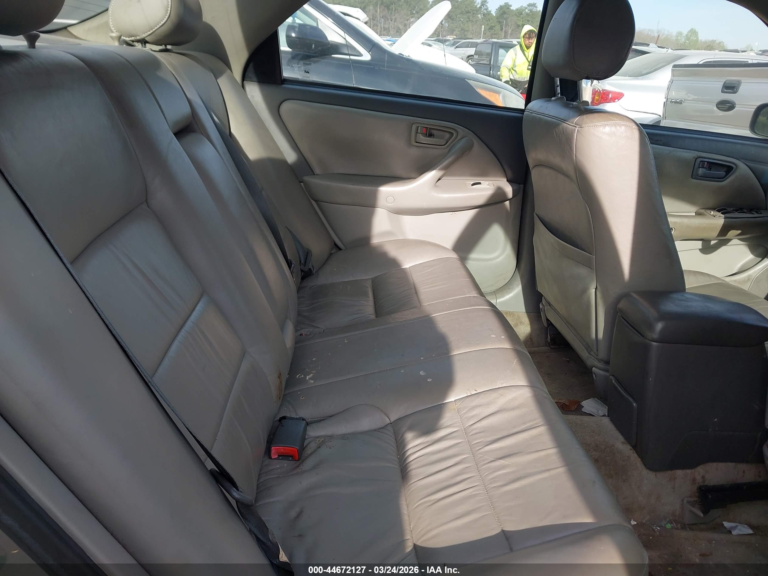 TOYOTA CAMRY image 8