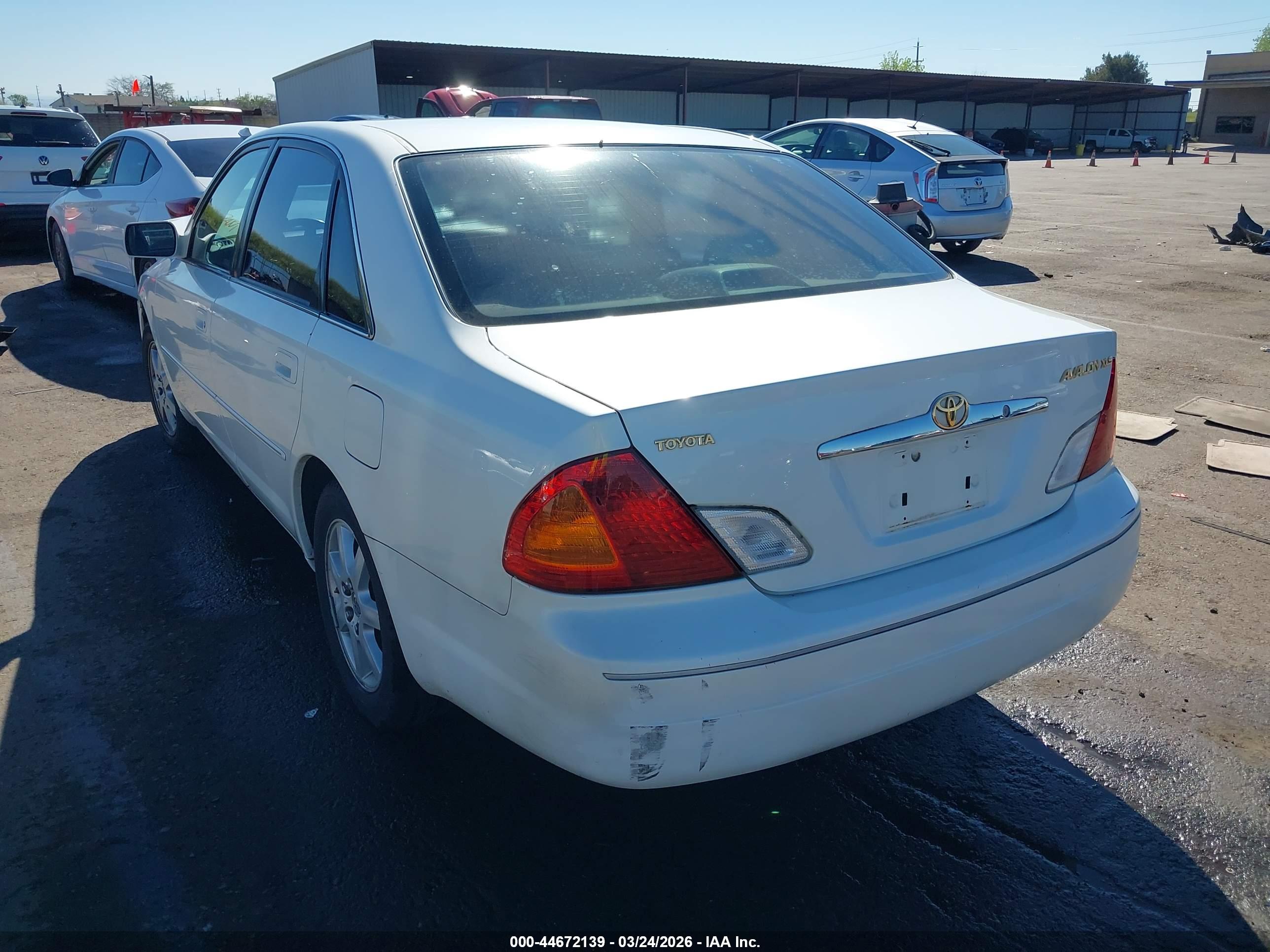 TOYOTA AVALON image 3