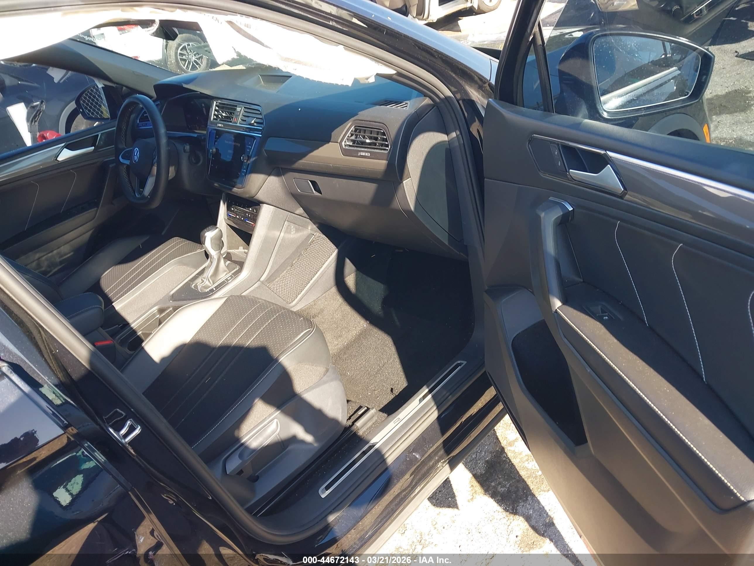 VOLKSWAGEN TIGUAN image 5