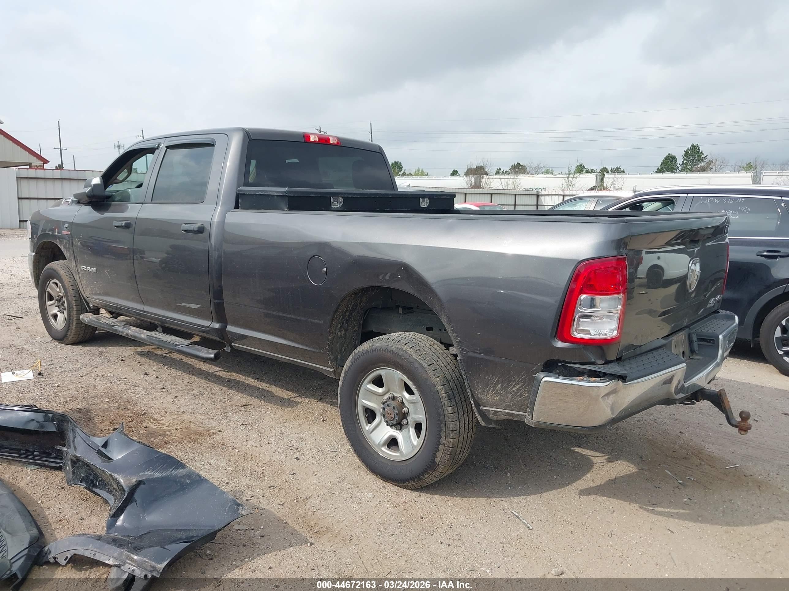 RAM 2500 image 3