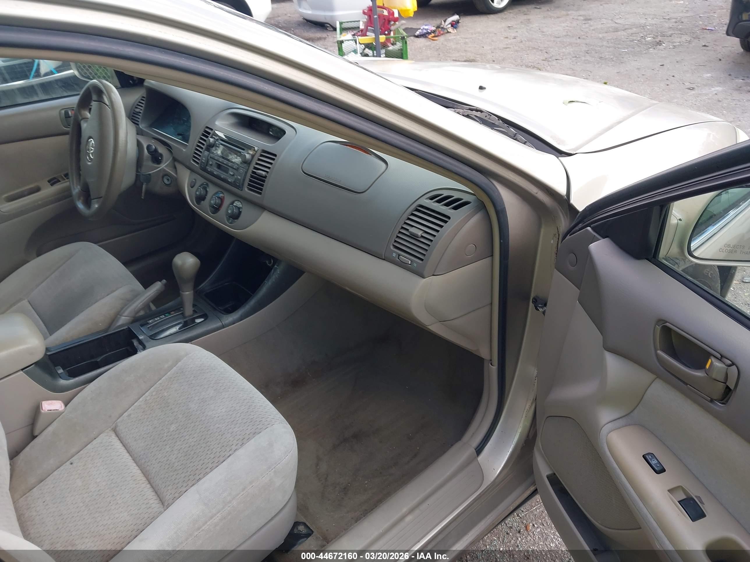 TOYOTA CAMRY image 5