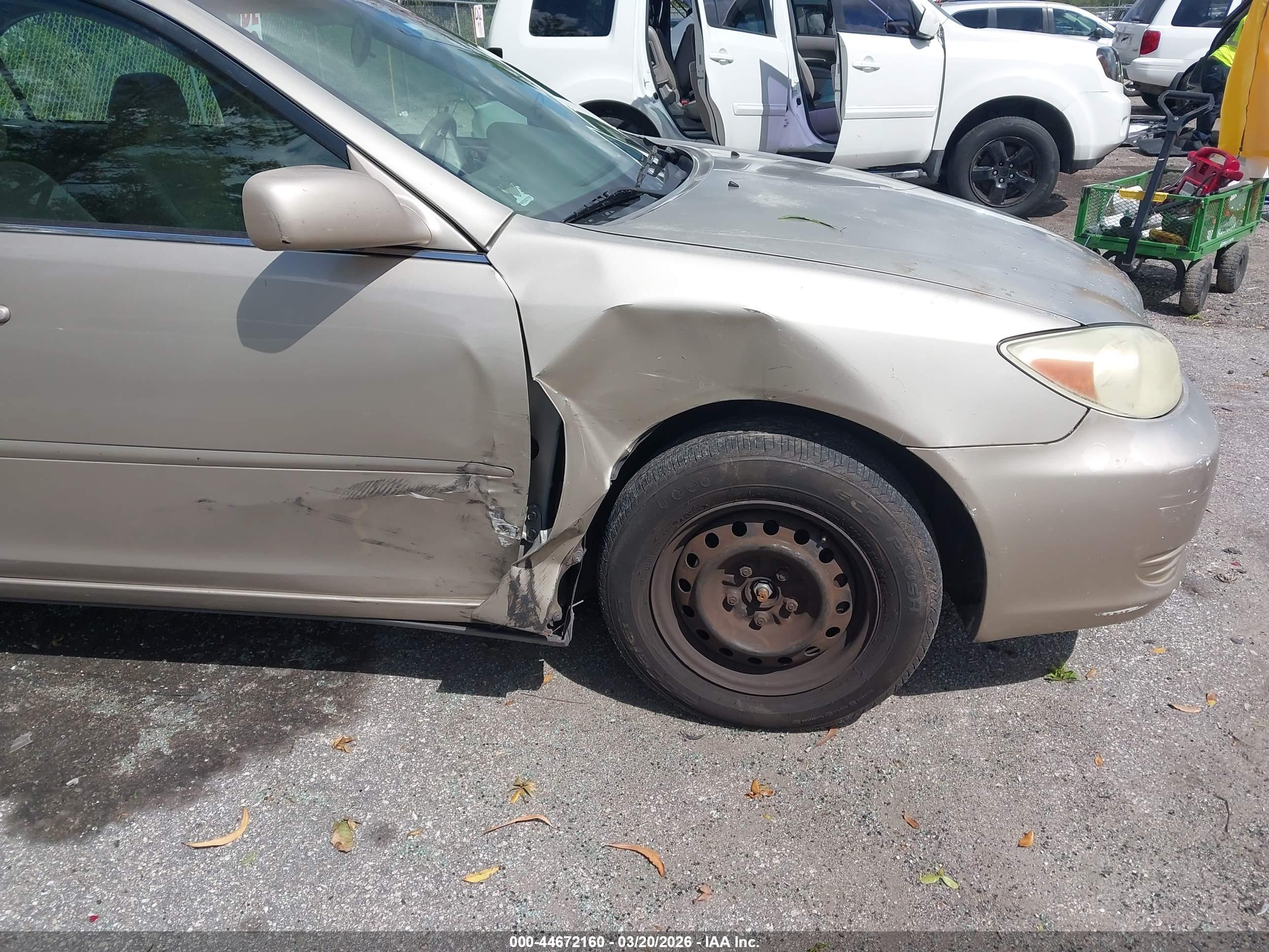 TOYOTA CAMRY image 6
