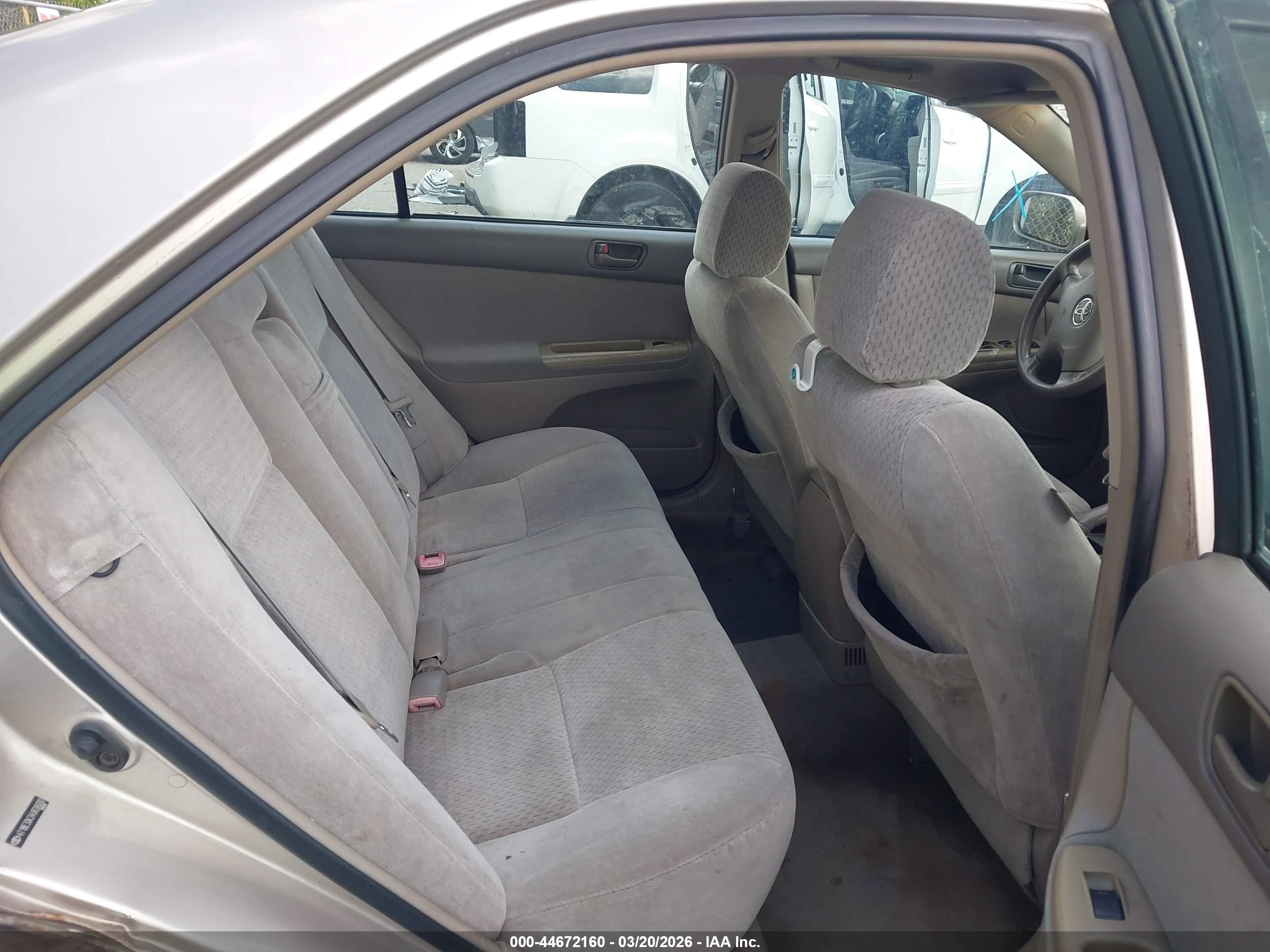 TOYOTA CAMRY image 8