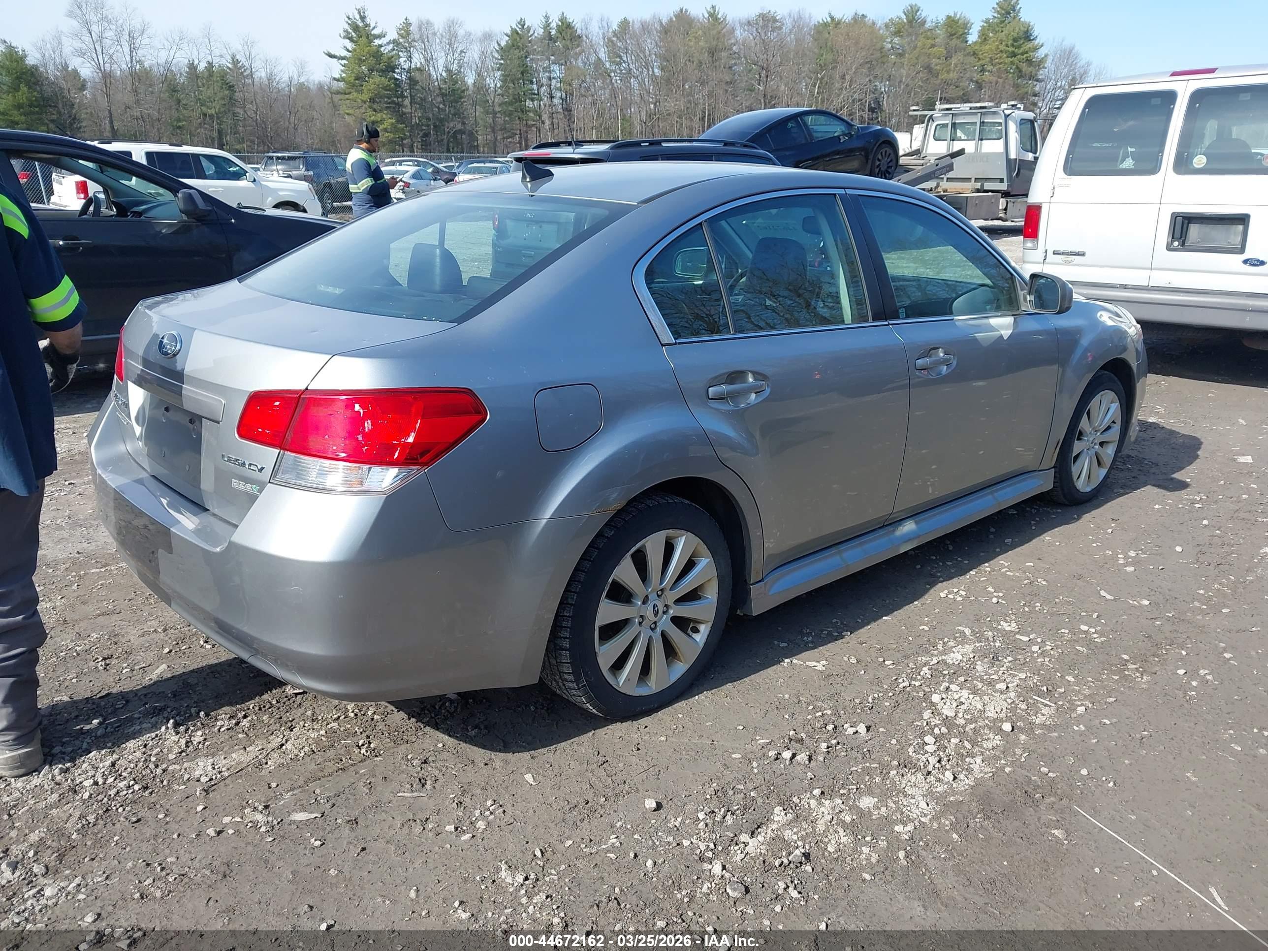 SUBARU LEGACY image 4