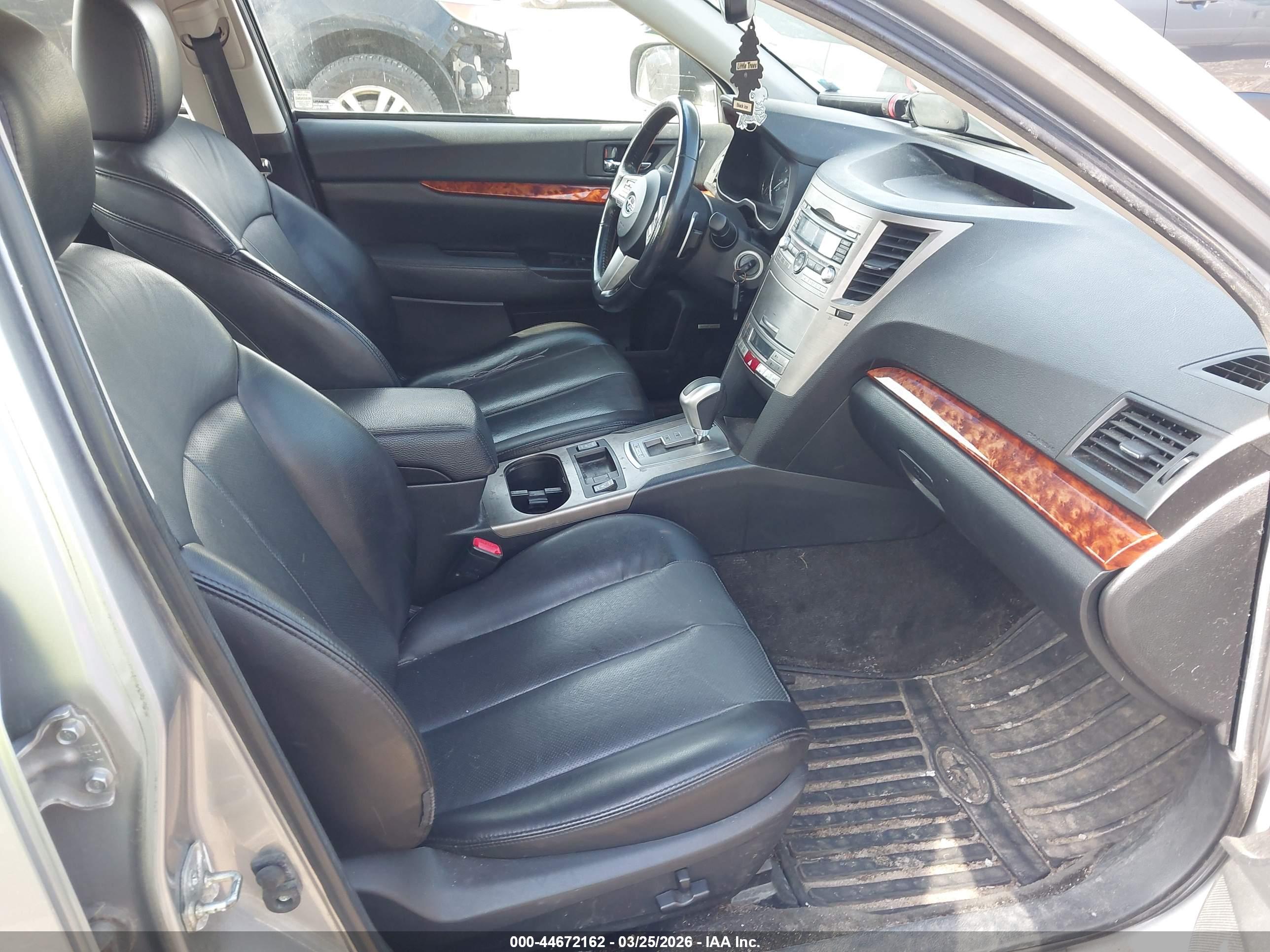 SUBARU LEGACY image 5