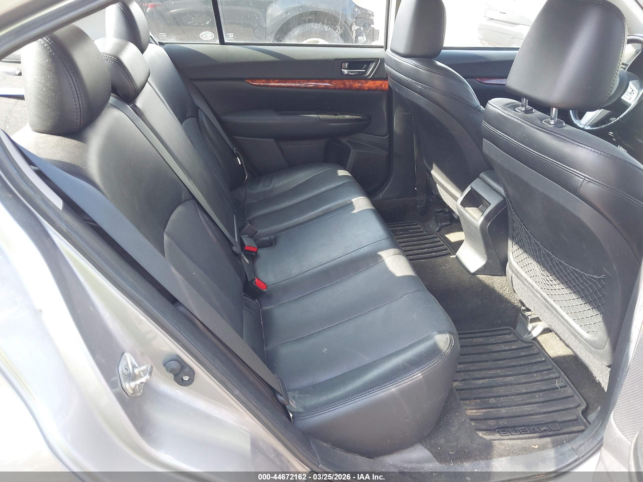 SUBARU LEGACY image 8