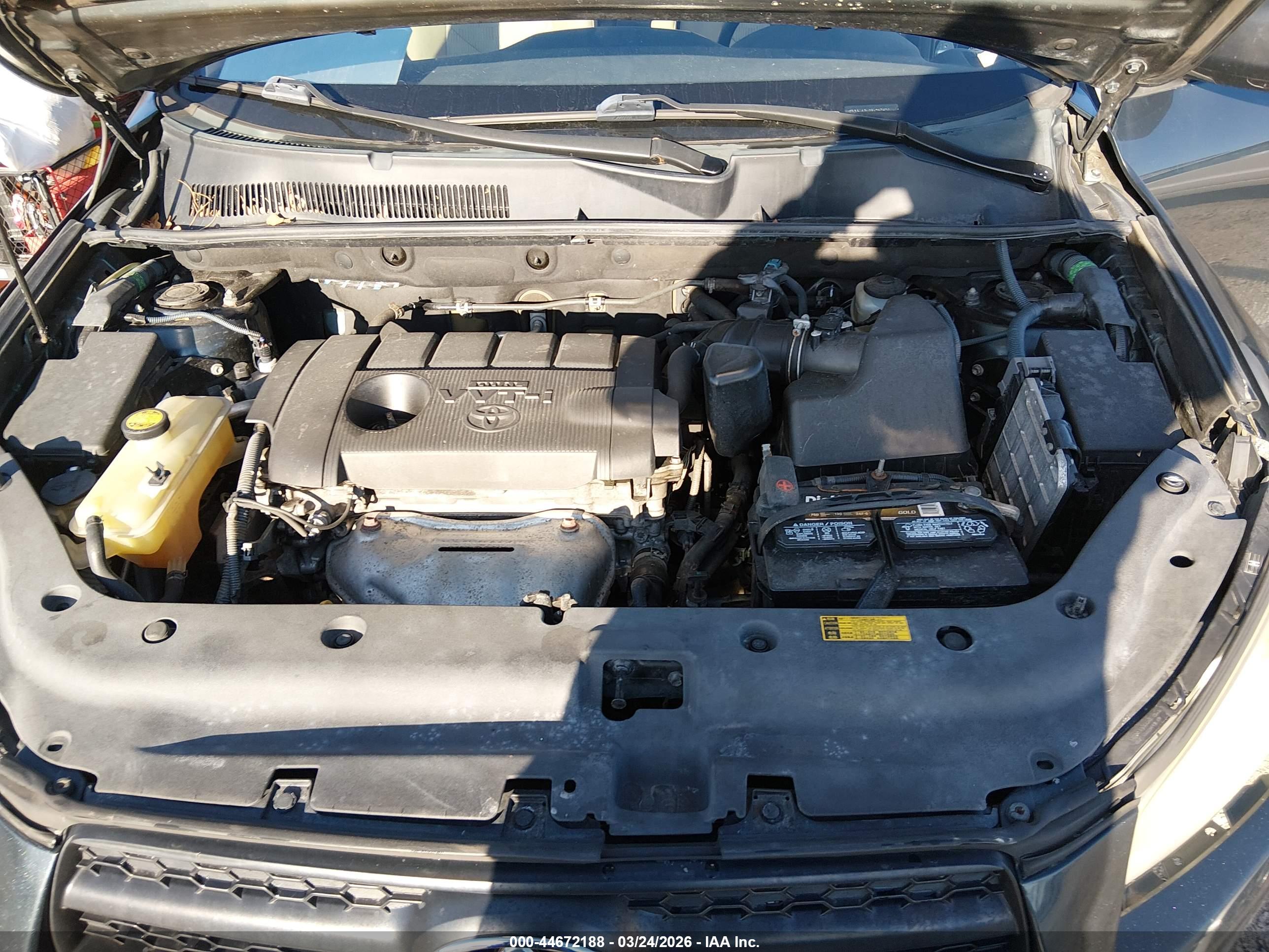 TOYOTA RAV4 image 10