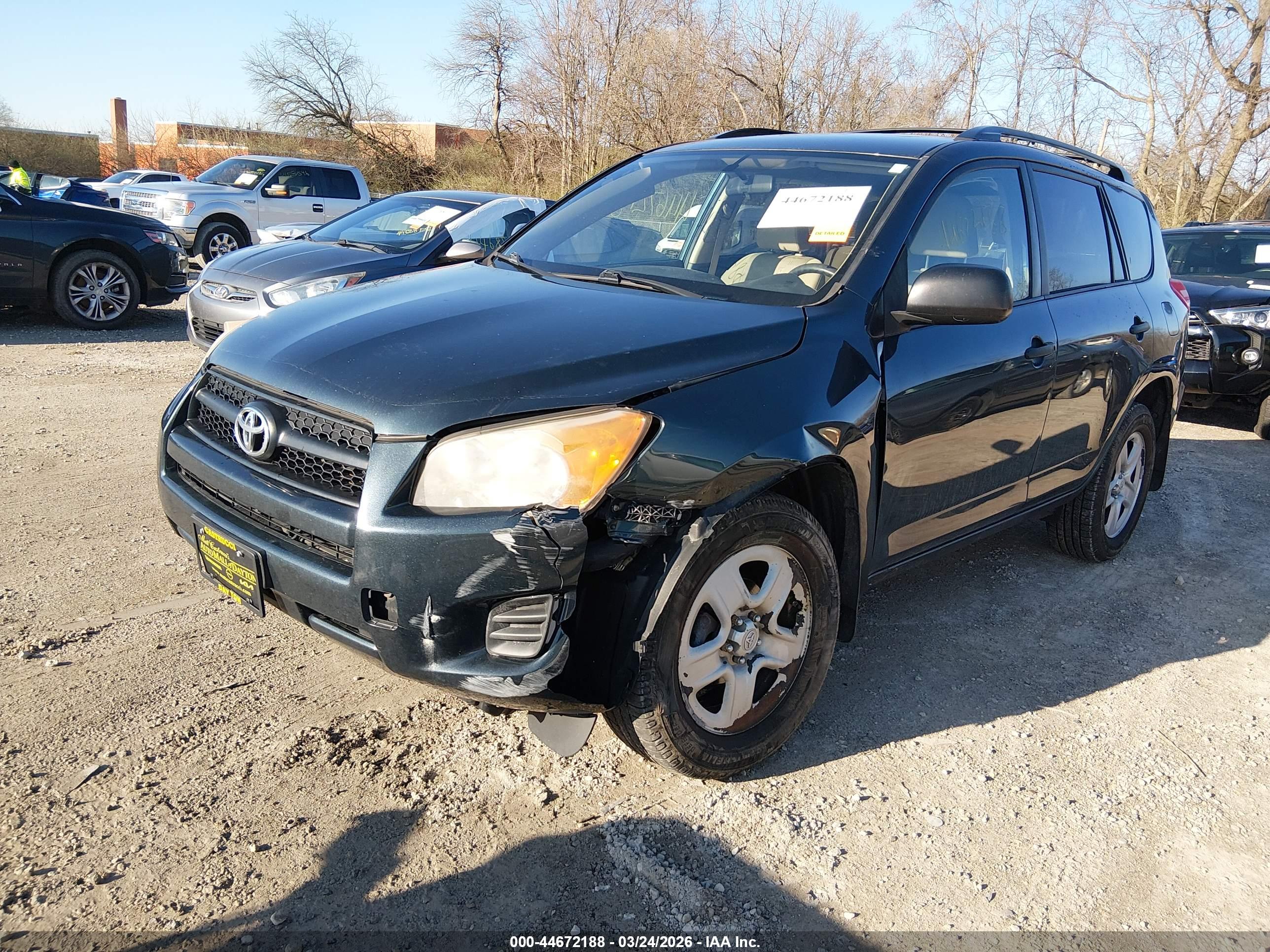 TOYOTA RAV4 image 2