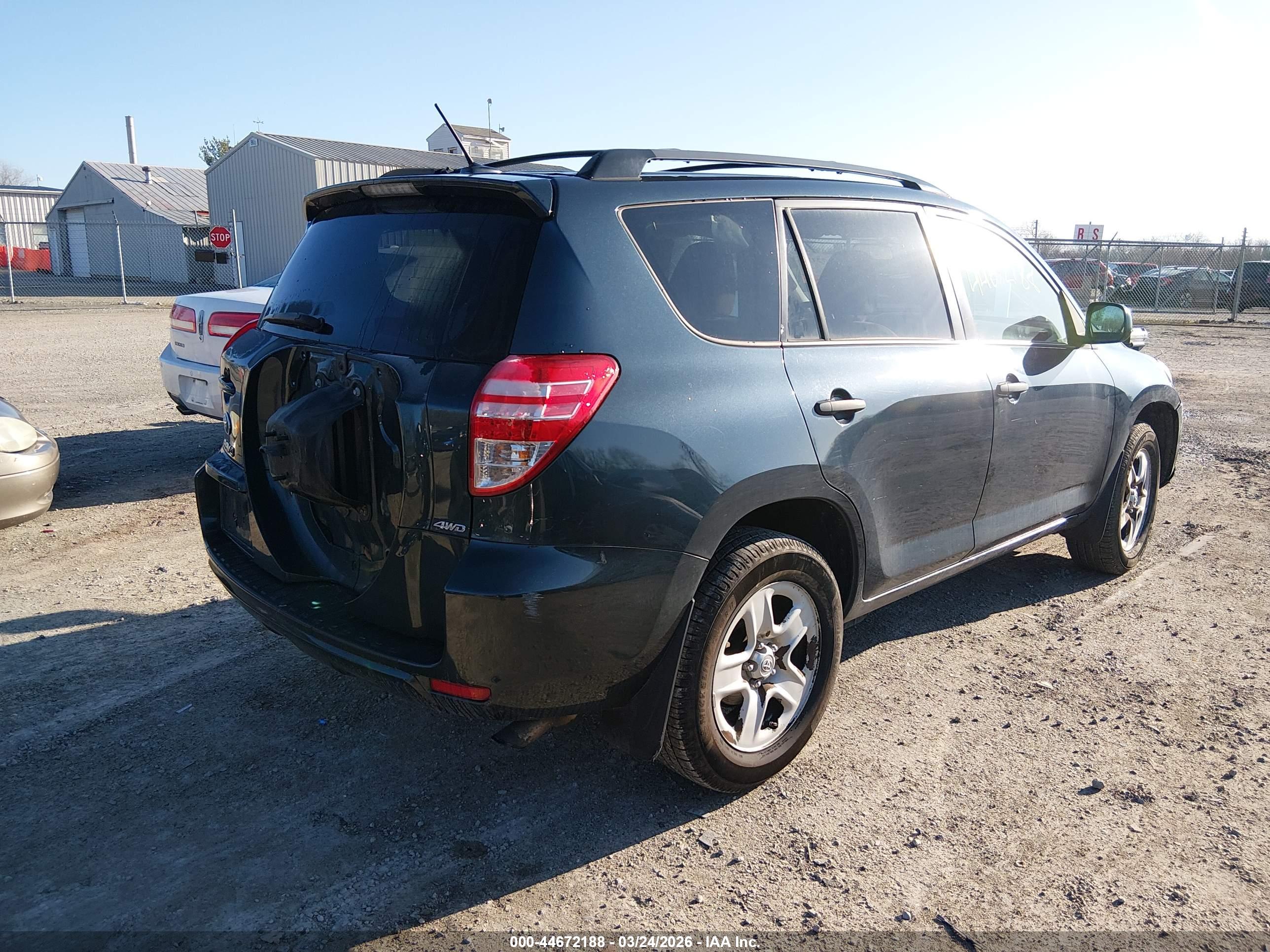 TOYOTA RAV4 image 4