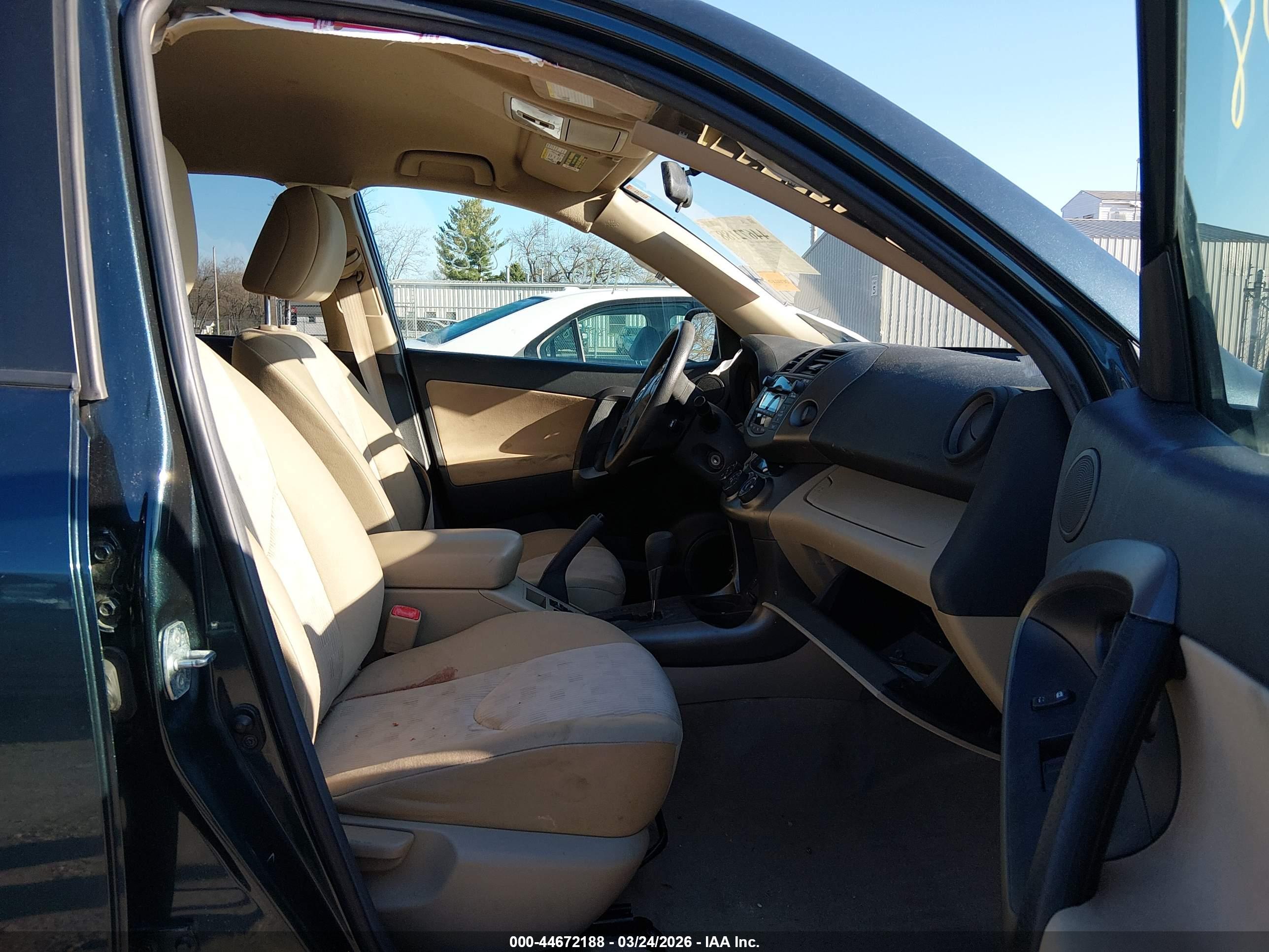 TOYOTA RAV4 image 5
