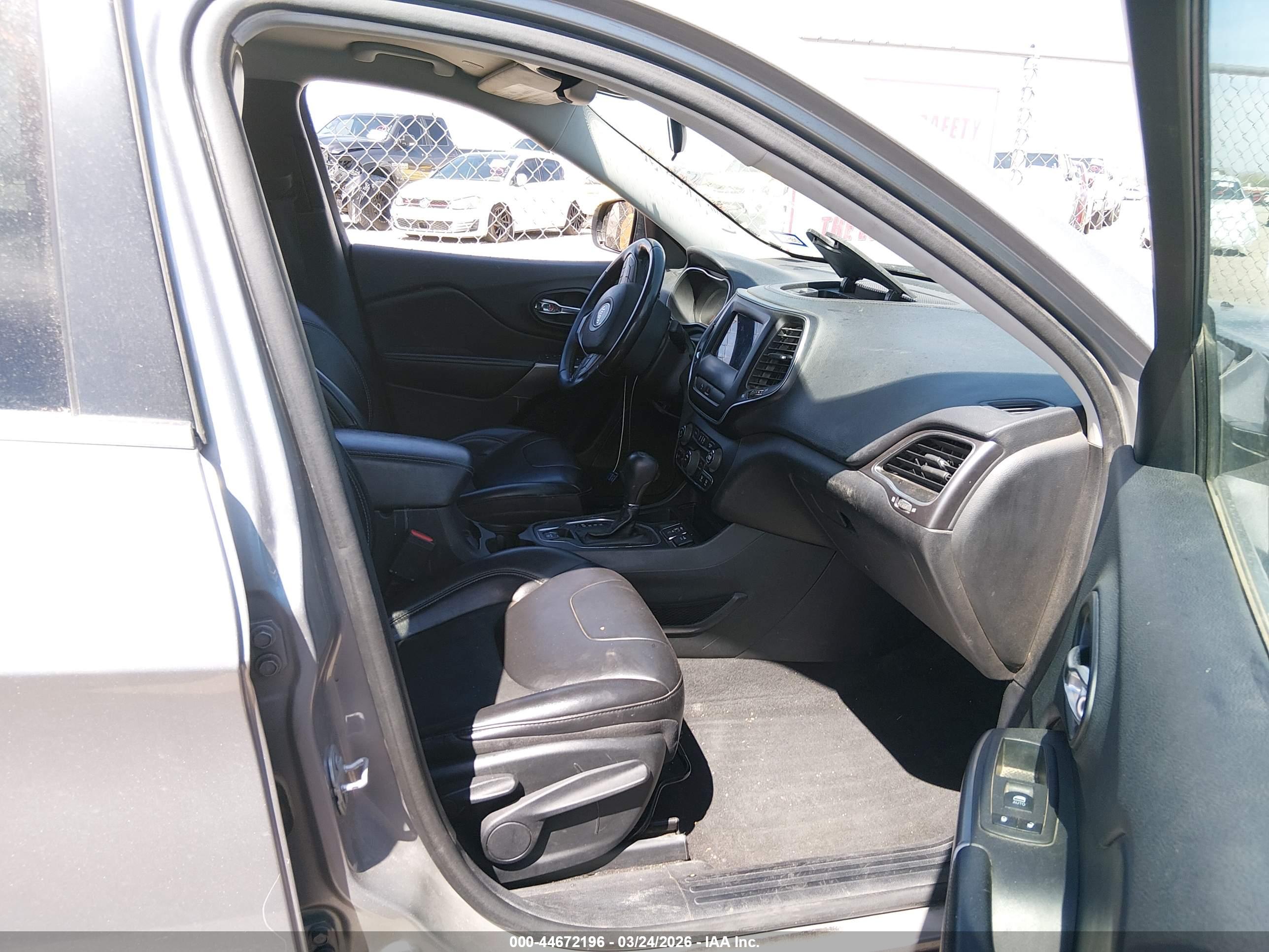 JEEP CHEROKEE image 5