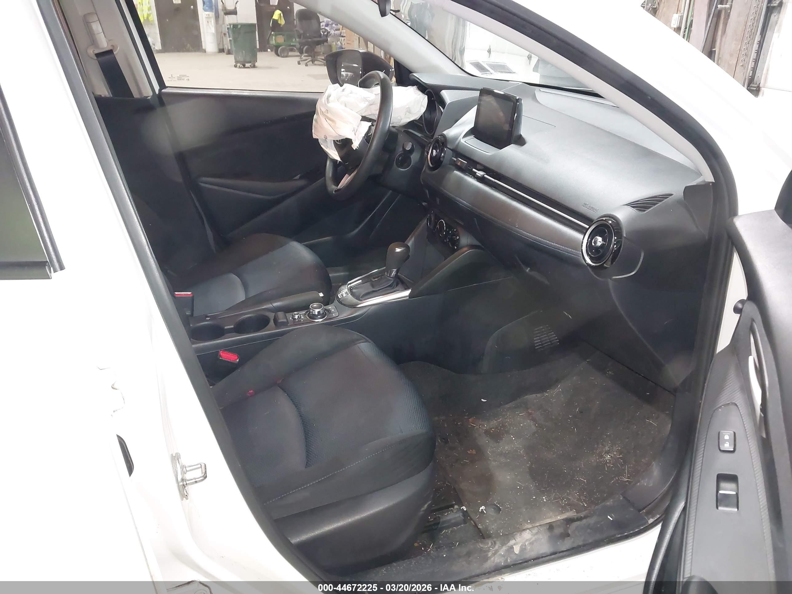TOYOTA YARIS image 5
