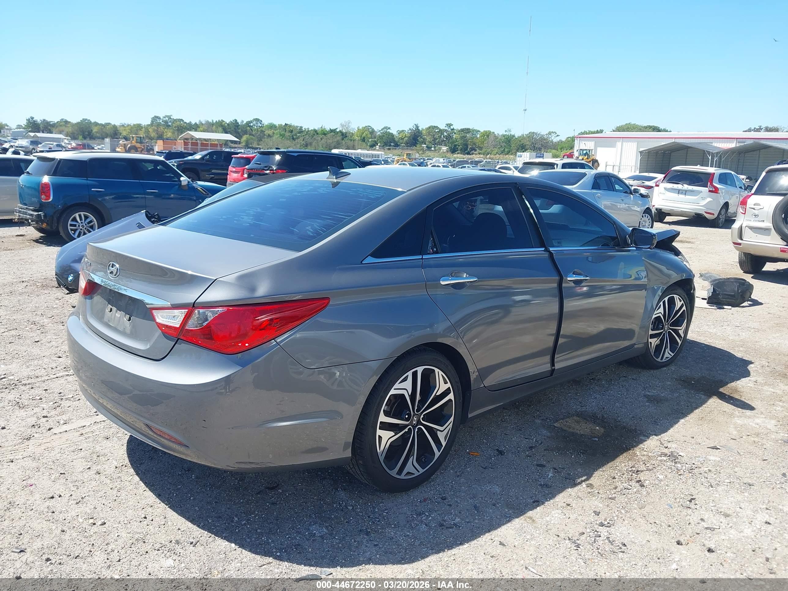 HYUNDAI SONATA image 4