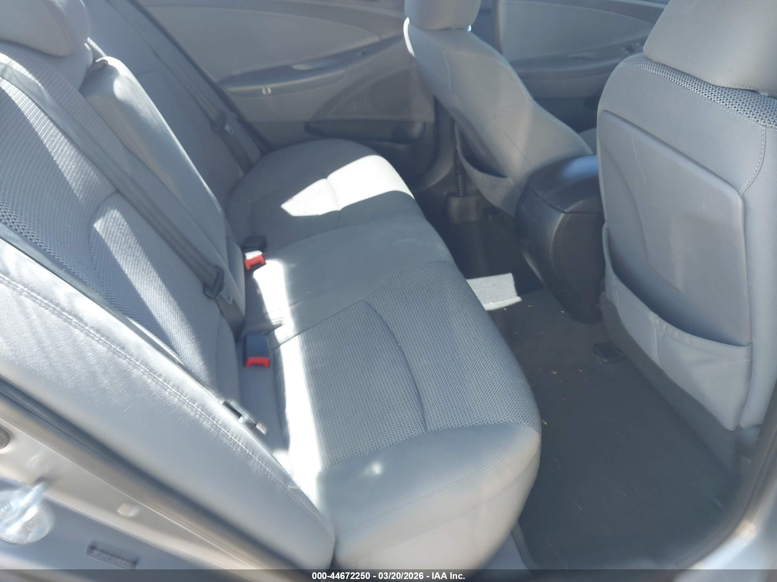 HYUNDAI SONATA image 8
