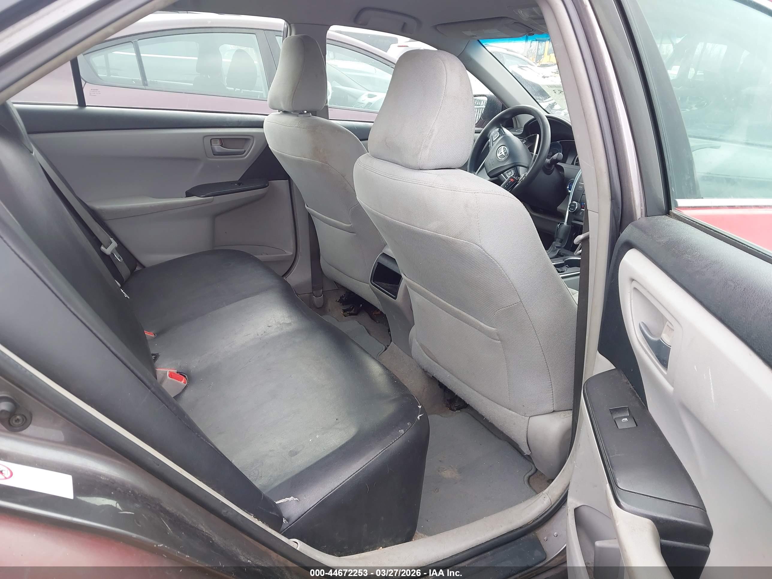 TOYOTA CAMRY image 8