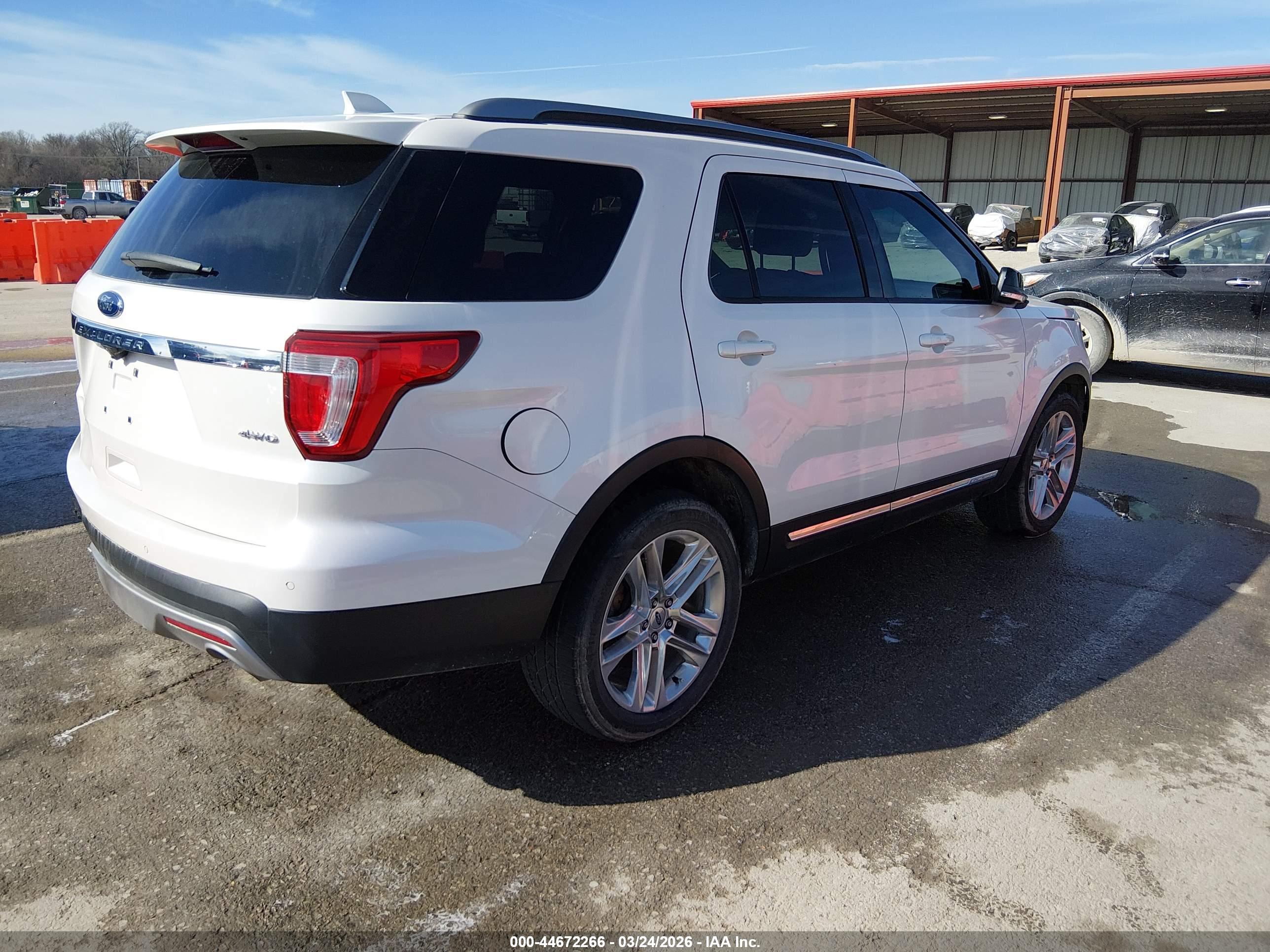 FORD EXPLORER image 4