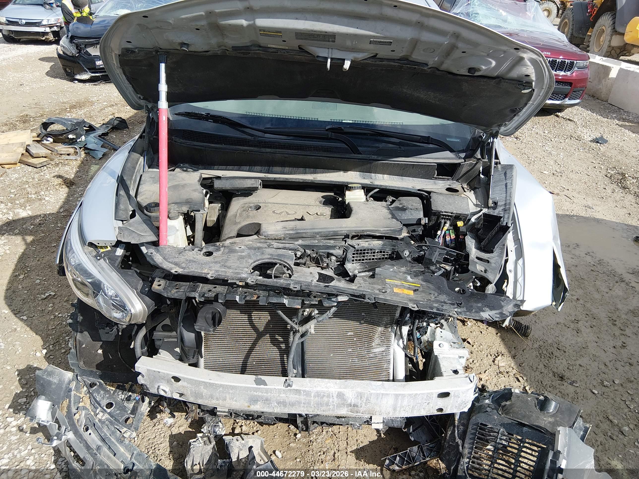 INFINITI JX35 image 10